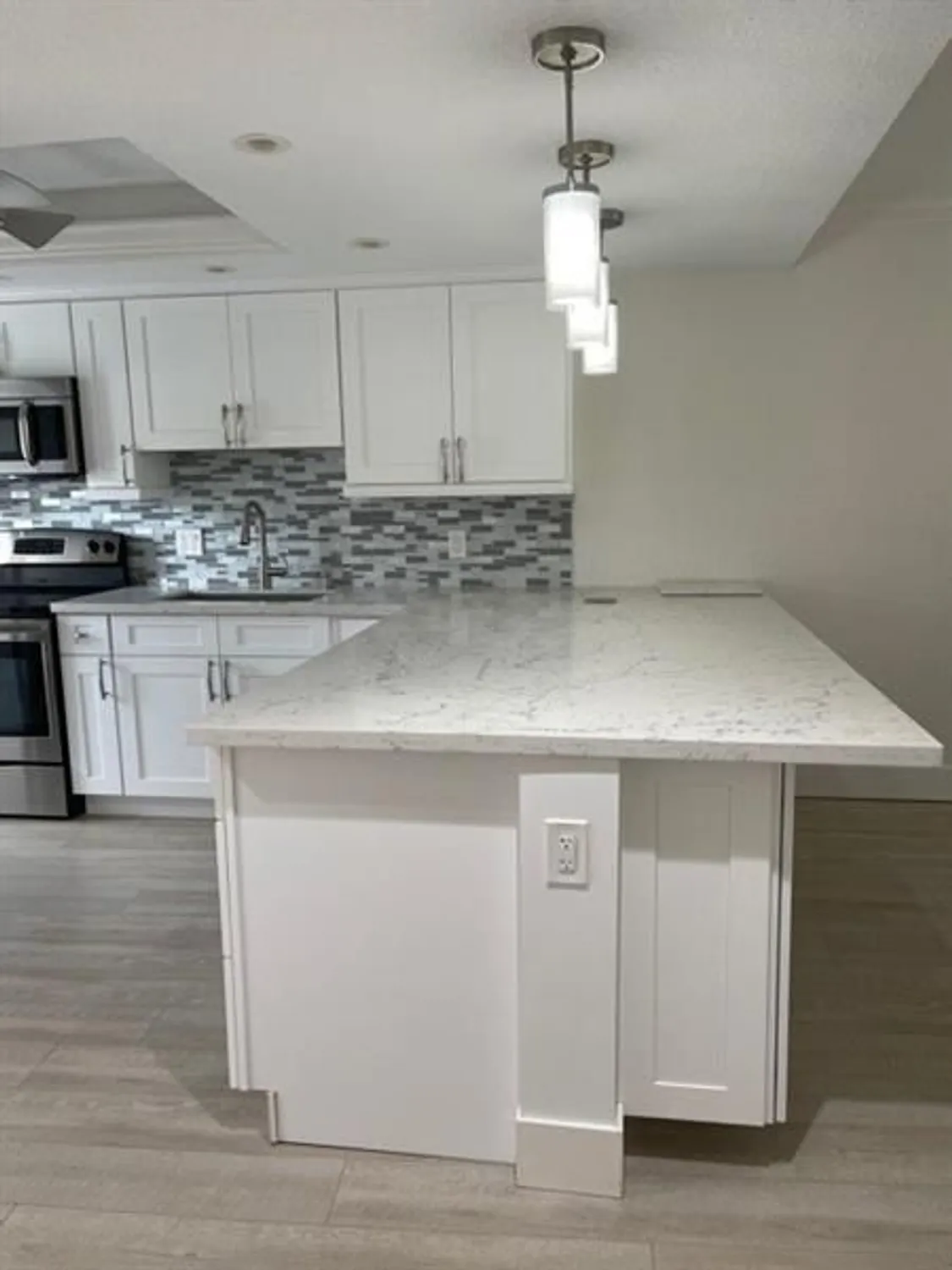 Property Slideshow image 5 of 32 | 2731 ne 14th street cswy 103, Pompano Beach, FL, 33062