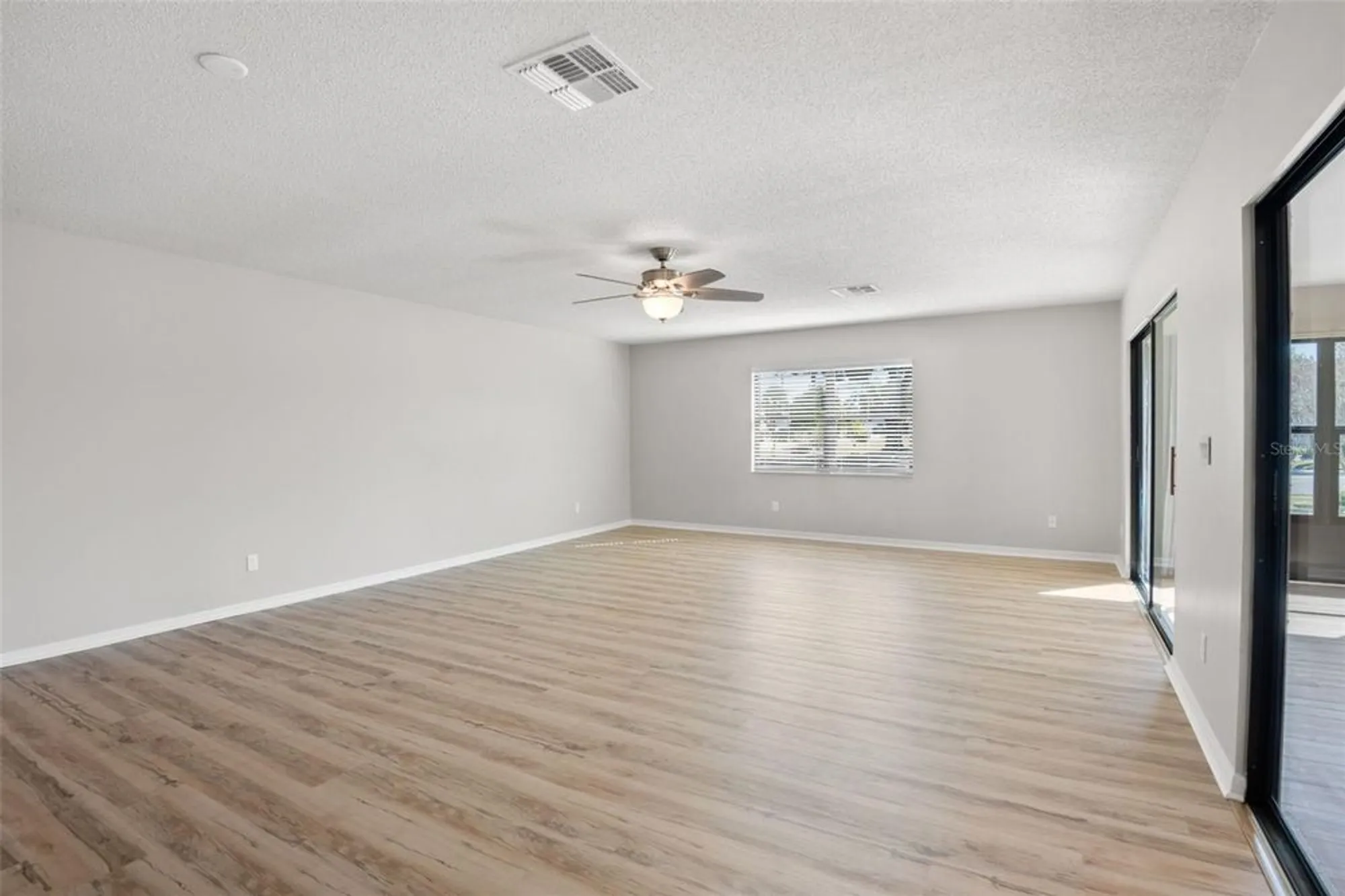 Property Slideshow image 14 of 51 | 302 linger ln, Sun City Center, FL, 33573