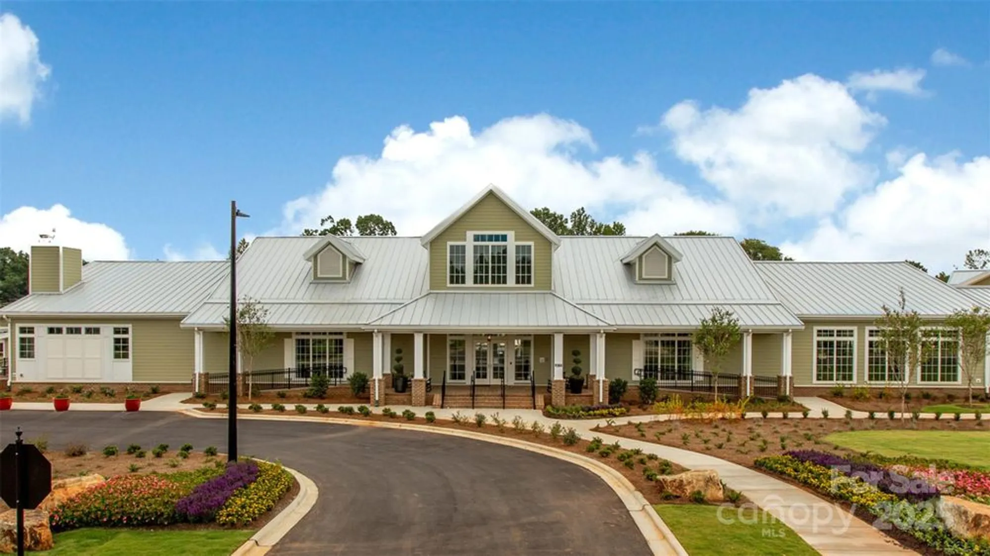 Property Slideshow image 7 of 18 | 8925 silver springs ct, Charlotte, NC, 28215