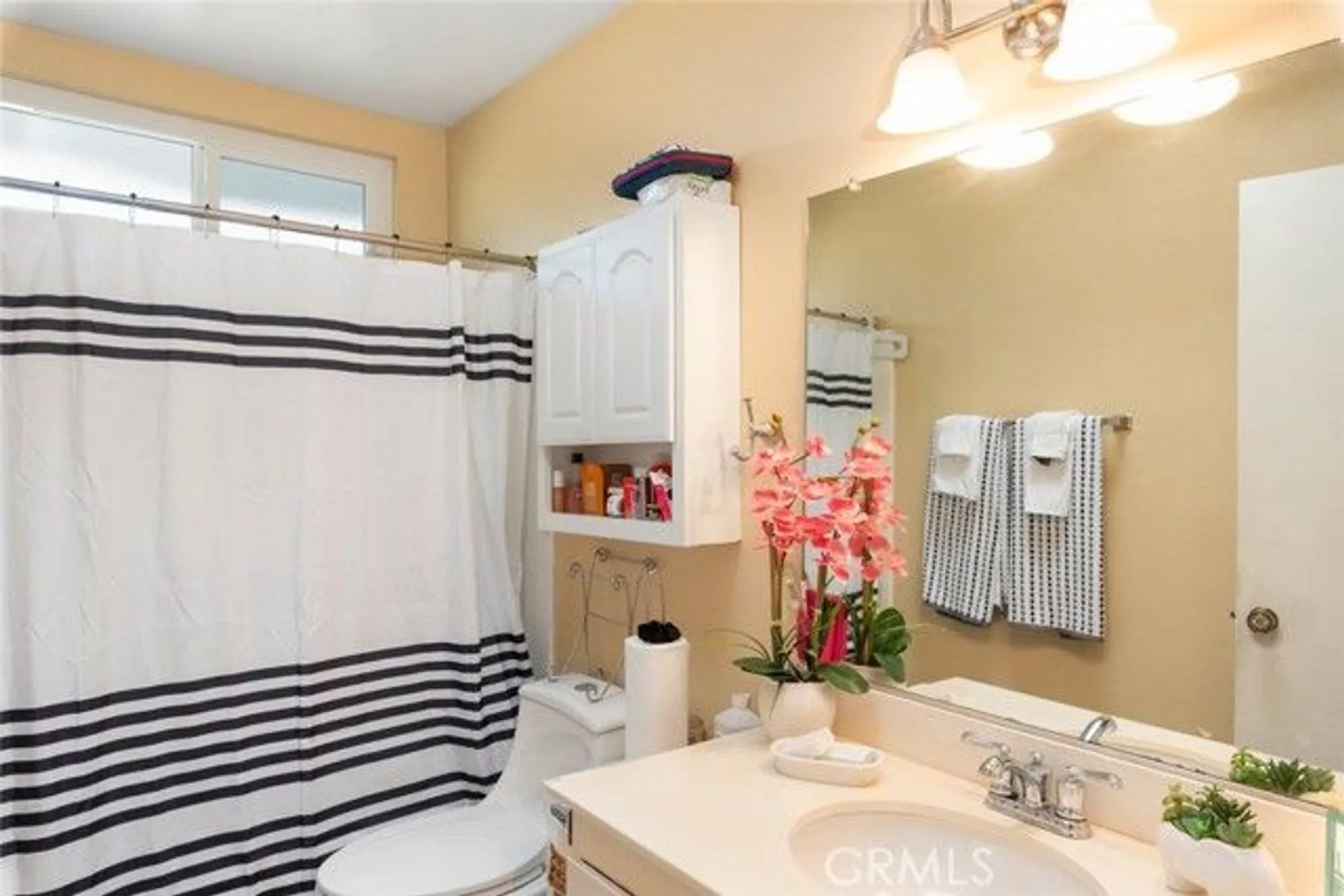 Property Slideshow image 24 of 35 | 27262 embassy st, Menifee, CA, 92586