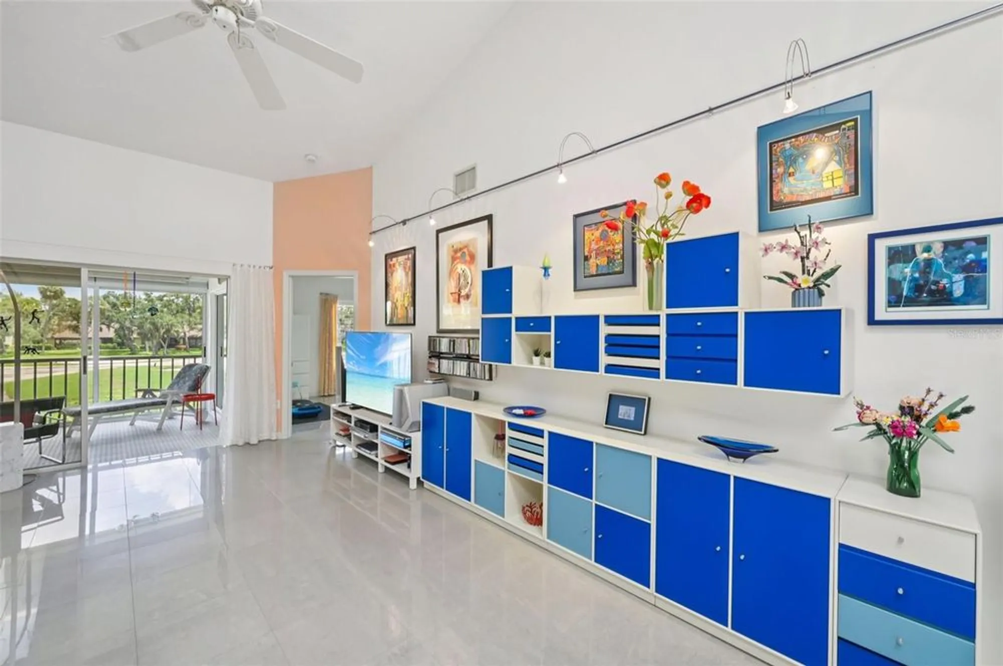 Property Slideshow image 22 of 42 | 5588 golf pointe dr # 1, Sarasota, FL, 34243
