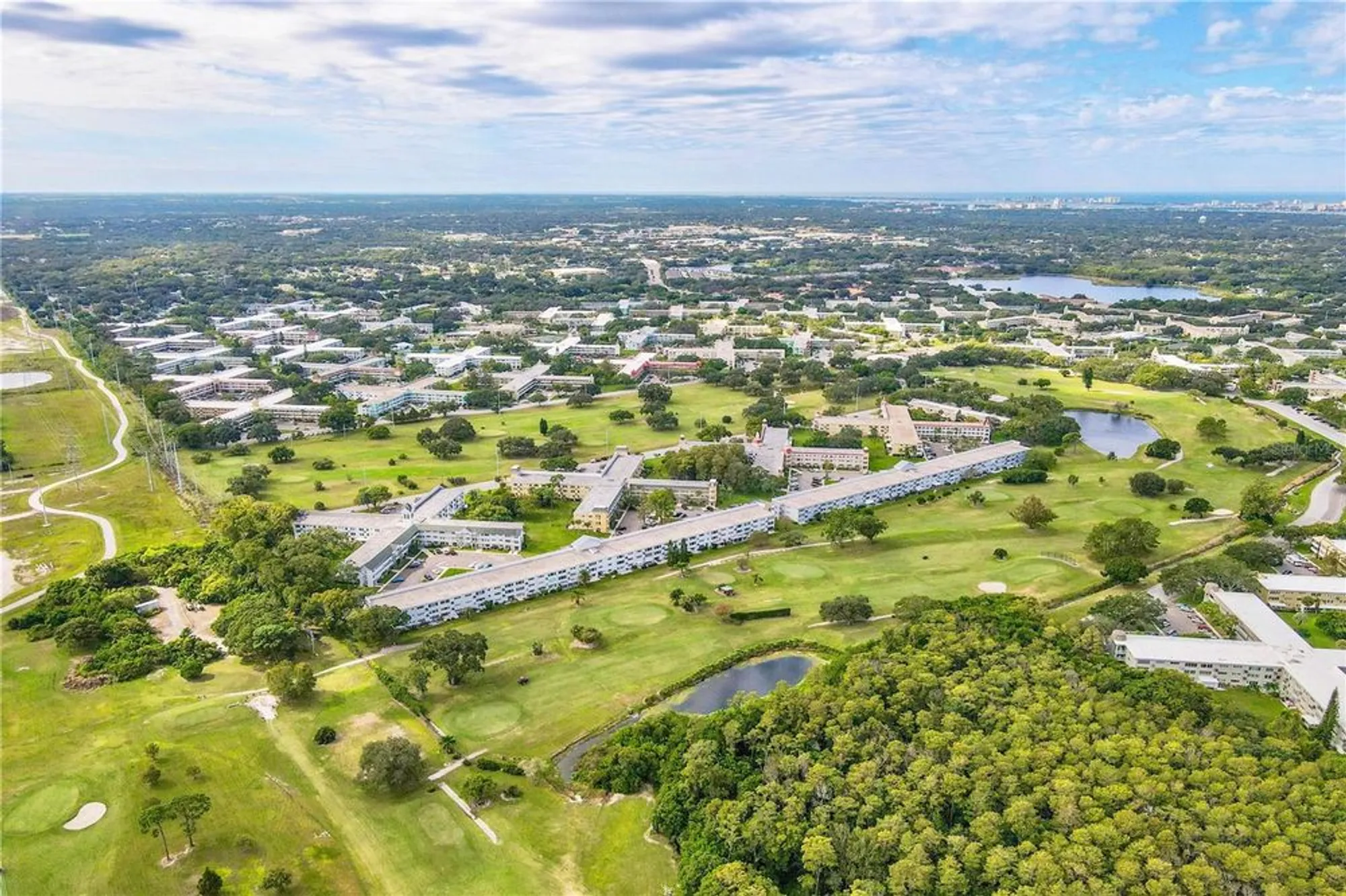 Property Slideshow image 24 of 40 | 2455 finlandia ln 39, Clearwater, FL, 33763