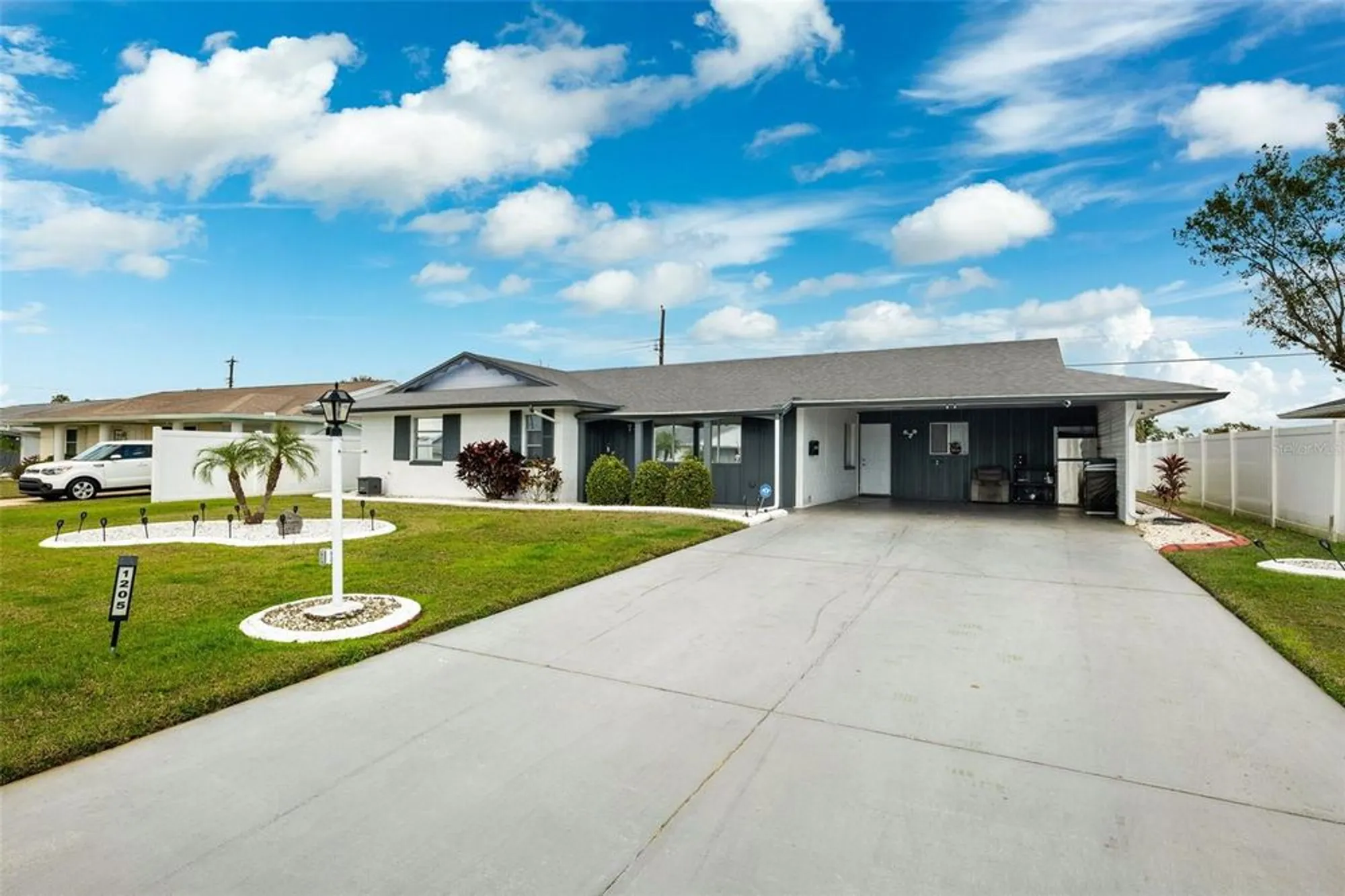 Property Slideshow image 18 of 19 | 1205 hacienda dr, Sun City Center, FL, 33573