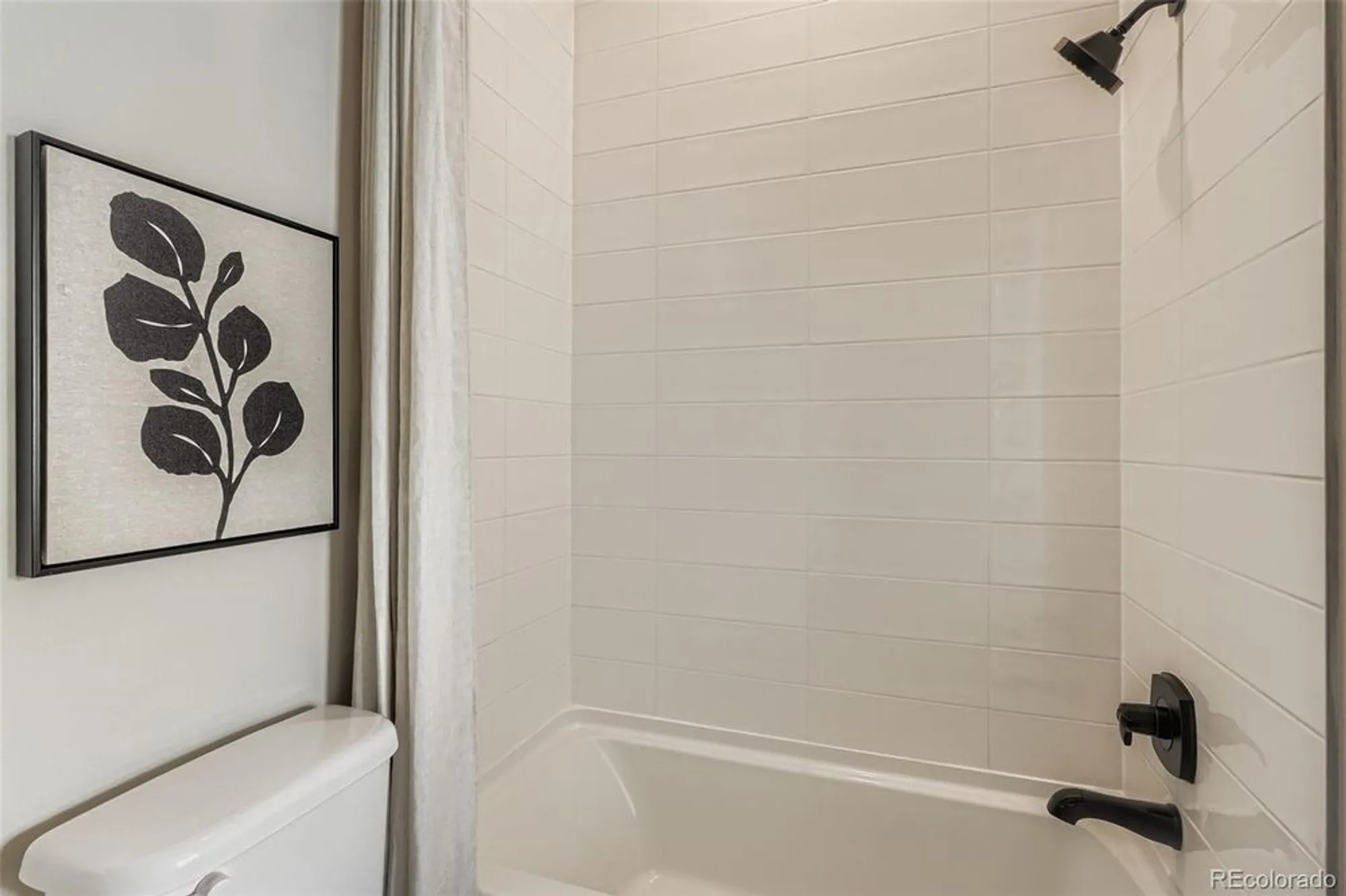 Property Slideshow image 21 of 36 | 2011 grayside cir, Castle Rock, CO, 80109