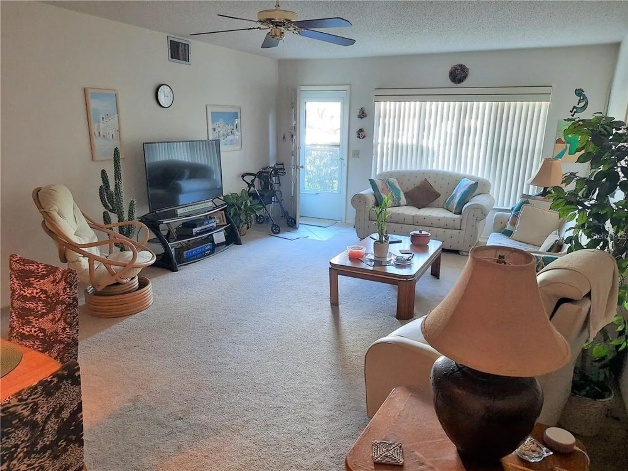 Property Slideshow image 8 of 26 | 2401 ecuadorian way 19, Clearwater, FL, 33763