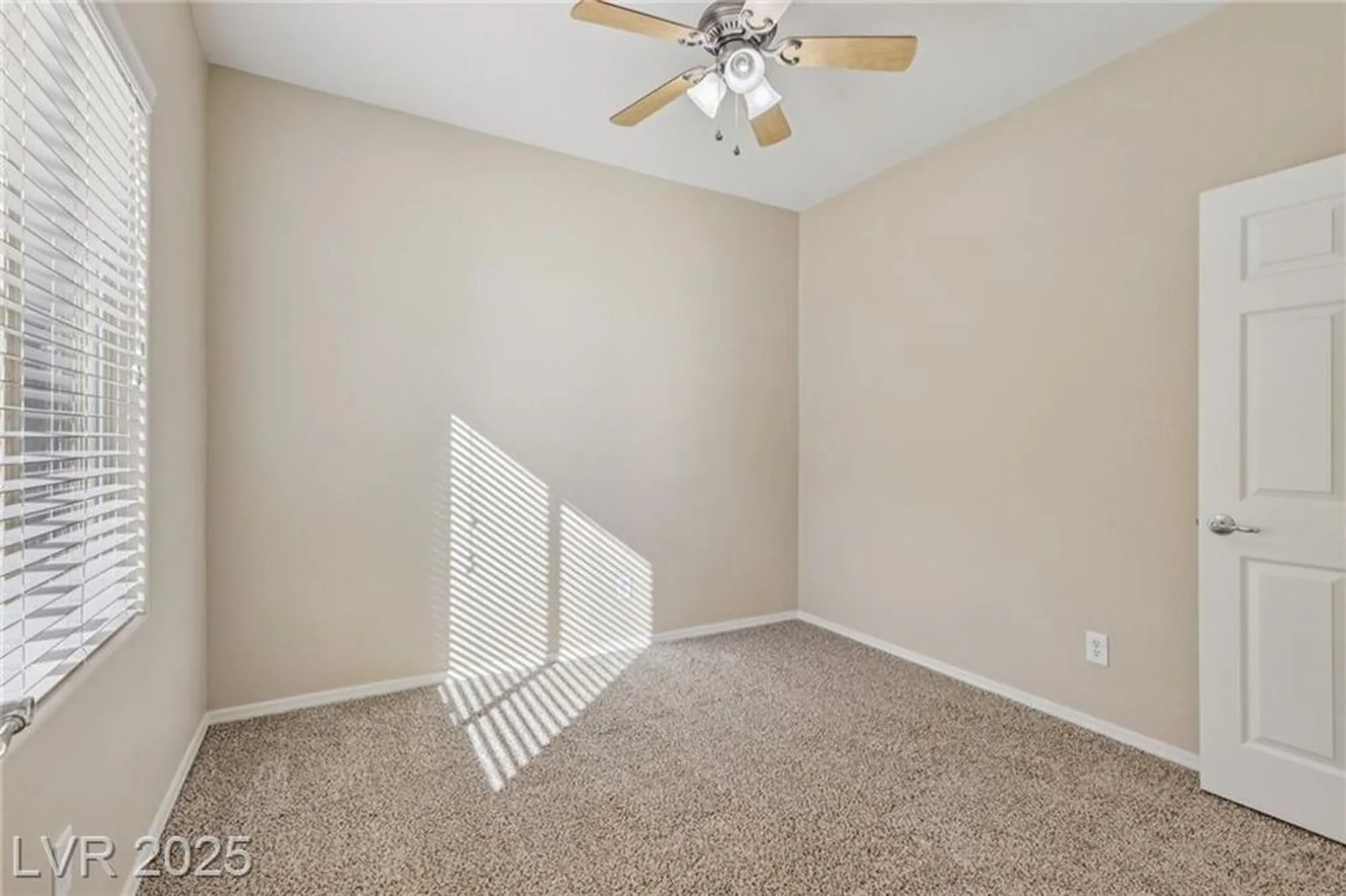 Property Slideshow image 33 of 48 | 3369 hackney horse ct, Las Vegas, NV, 89122