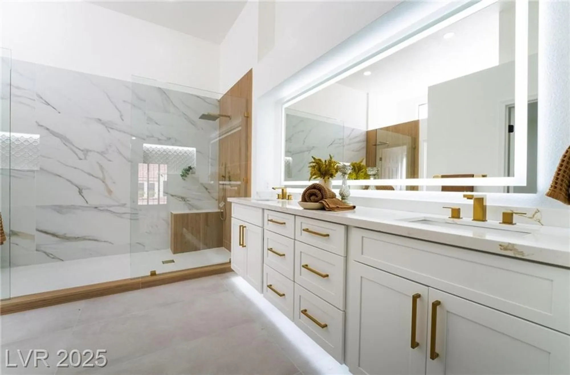 Property Slideshow image 33 of 57 | 2528 sunup dr, Las Vegas, NV, 89134