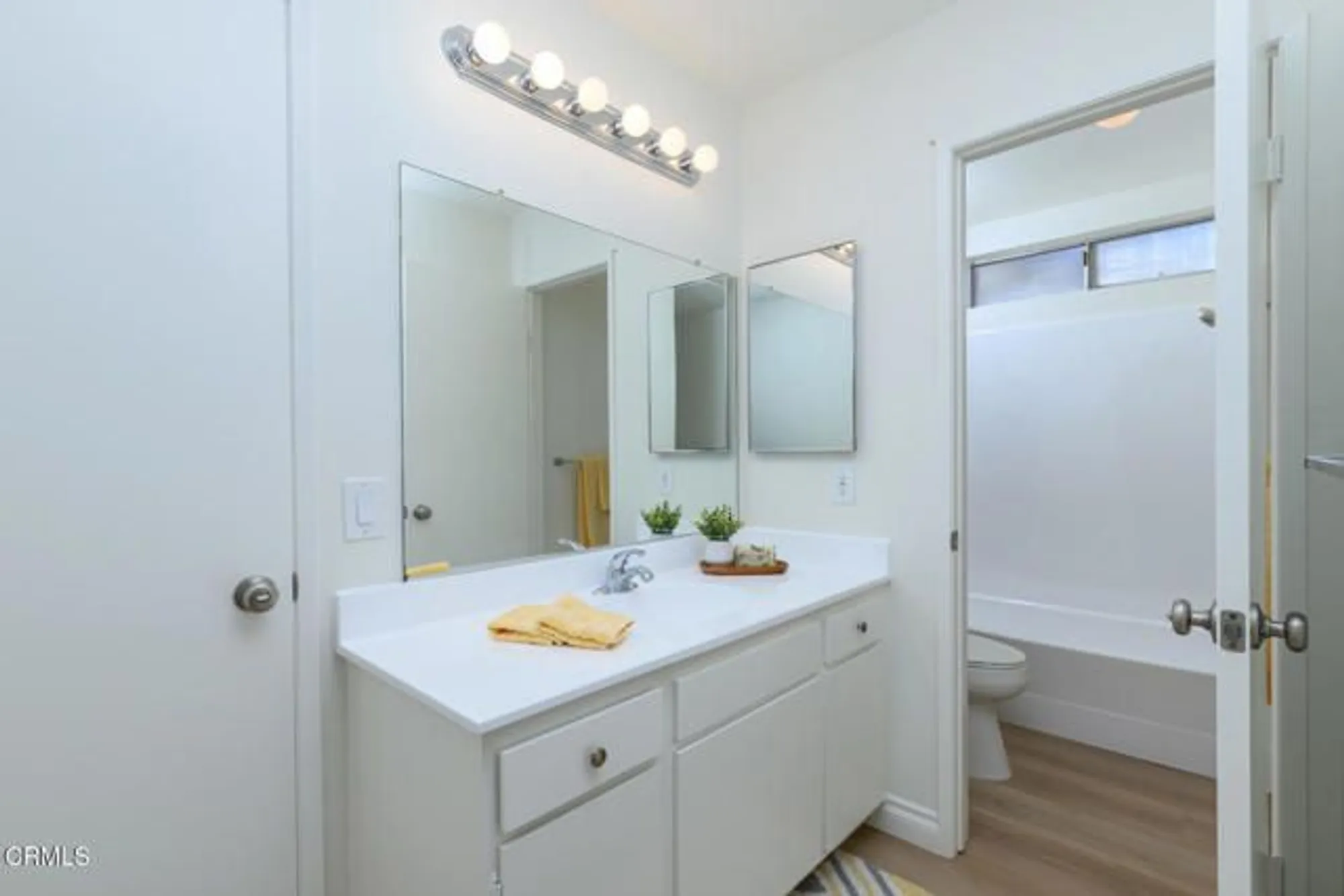 Property Slideshow image 8 of 38 | 24121 village 24, Camarillo, CA, 93012