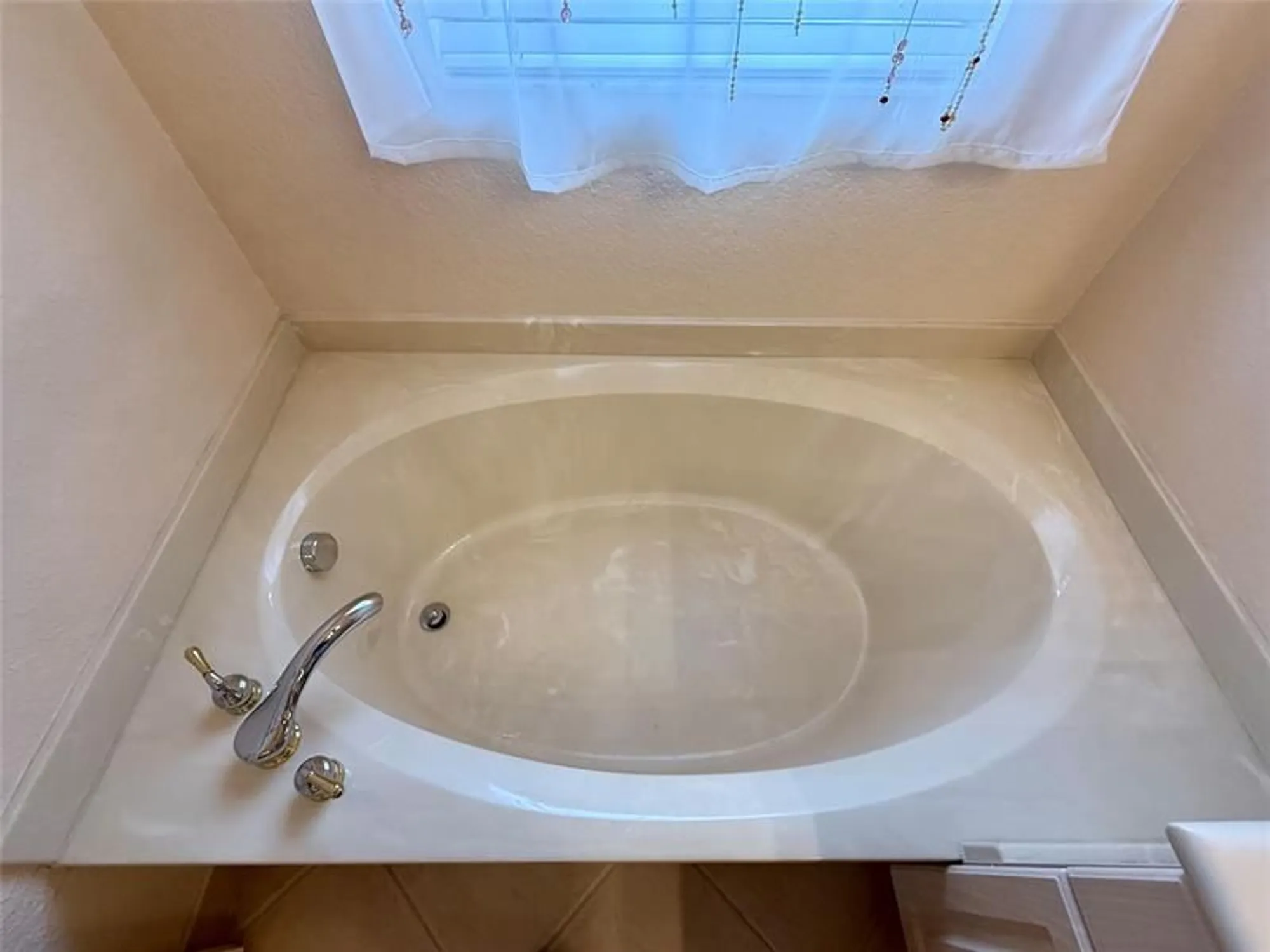 Property Slideshow image 19 of 47 | 344 nw breezy point loop, Port St Lucie, FL, 34986