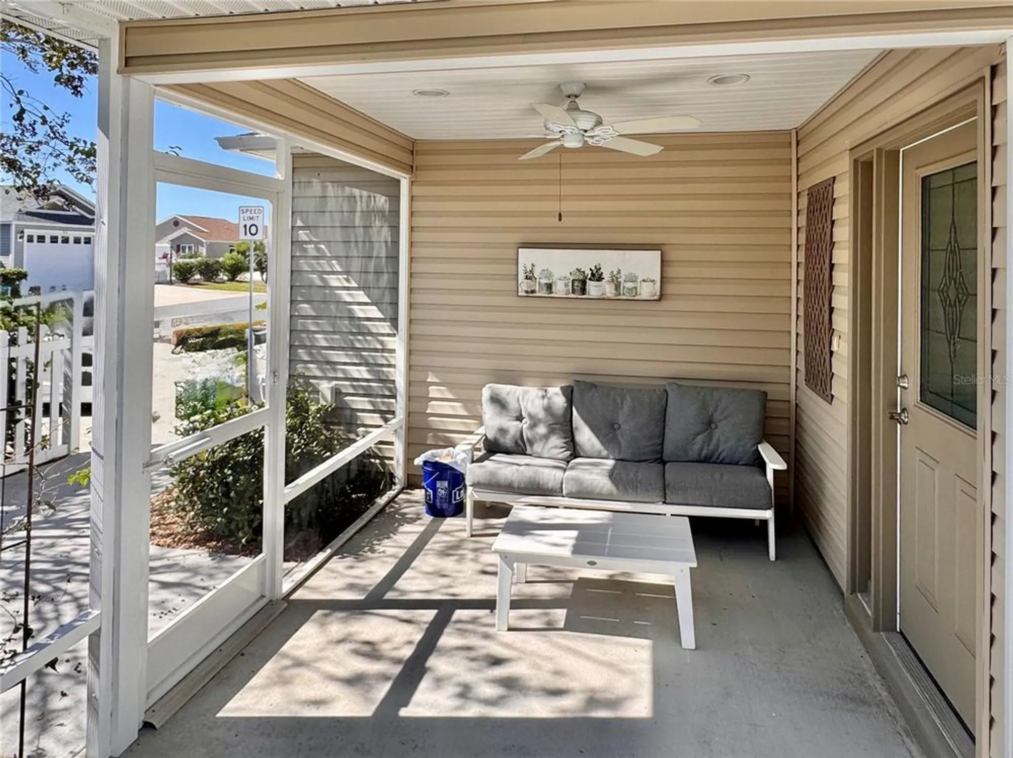 Property Slideshow image 2 of 27 | 1899 groesser pl, The Villages, FL, 32163