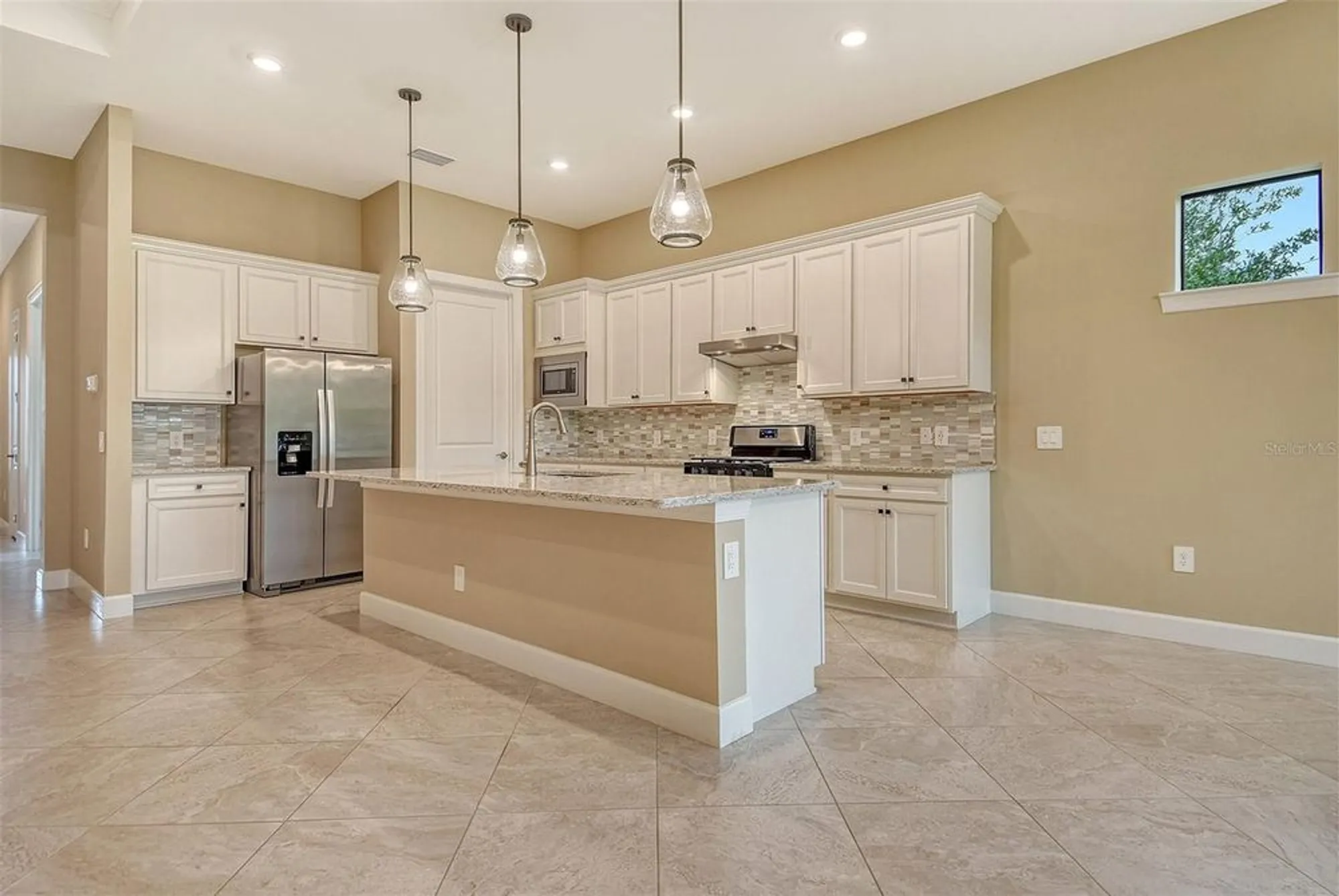 Property Slideshow image 11 of 72 | 17905 waterville pl, Bradenton, FL, 34202