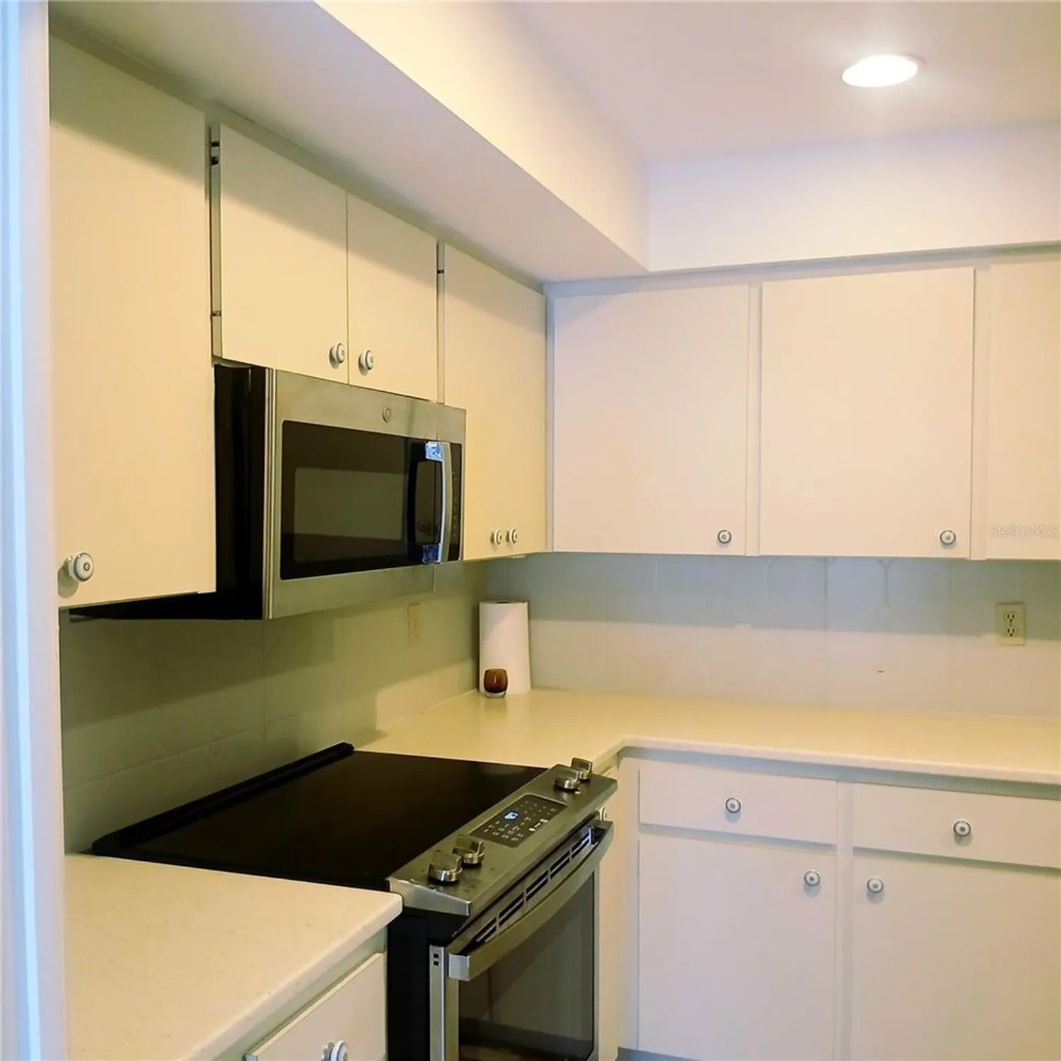 Property Slideshow image 8 of 36 | 7183 wood creek dr 9, Sarasota, FL, 34231