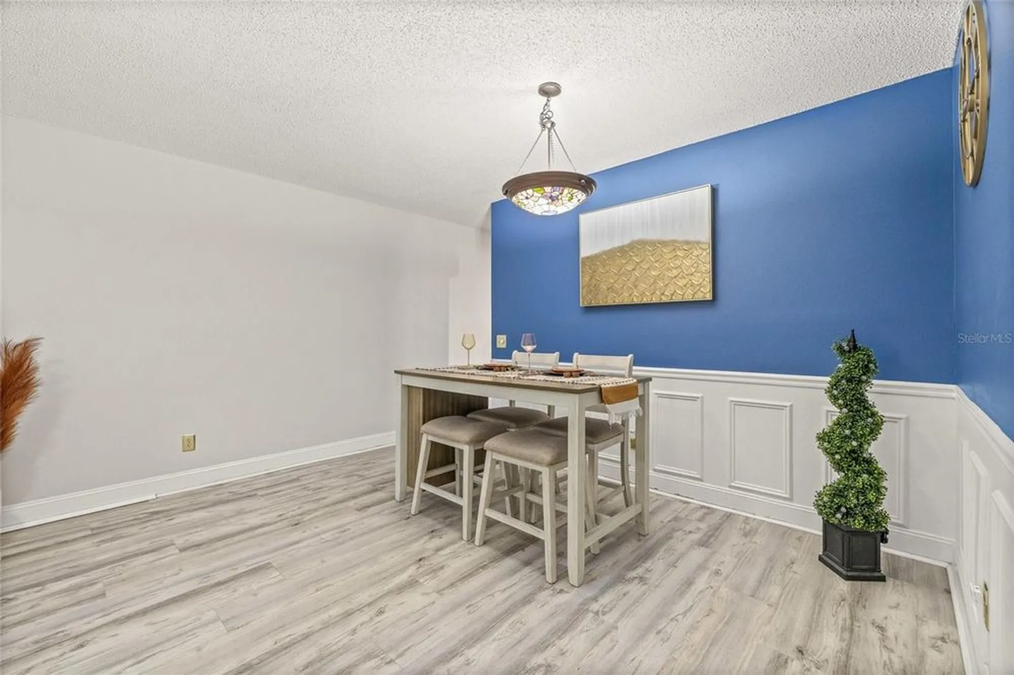 Property Slideshow image 9 of 42 | 2416 world parkway blvd 26, Clearwater, FL, 33763