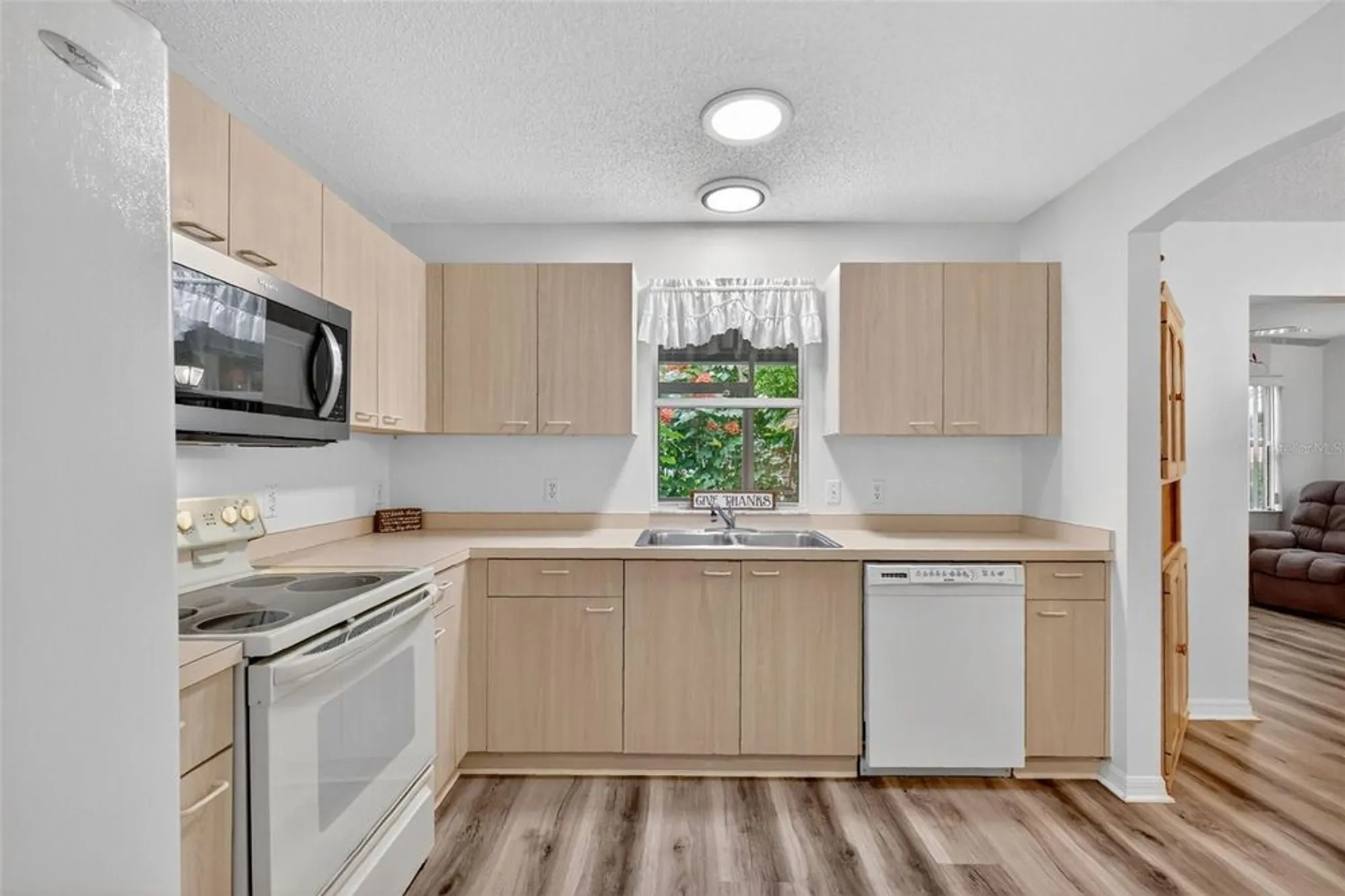 Property Slideshow image 3 of 31 | 220 palermo pl, The Villages, FL, 32159