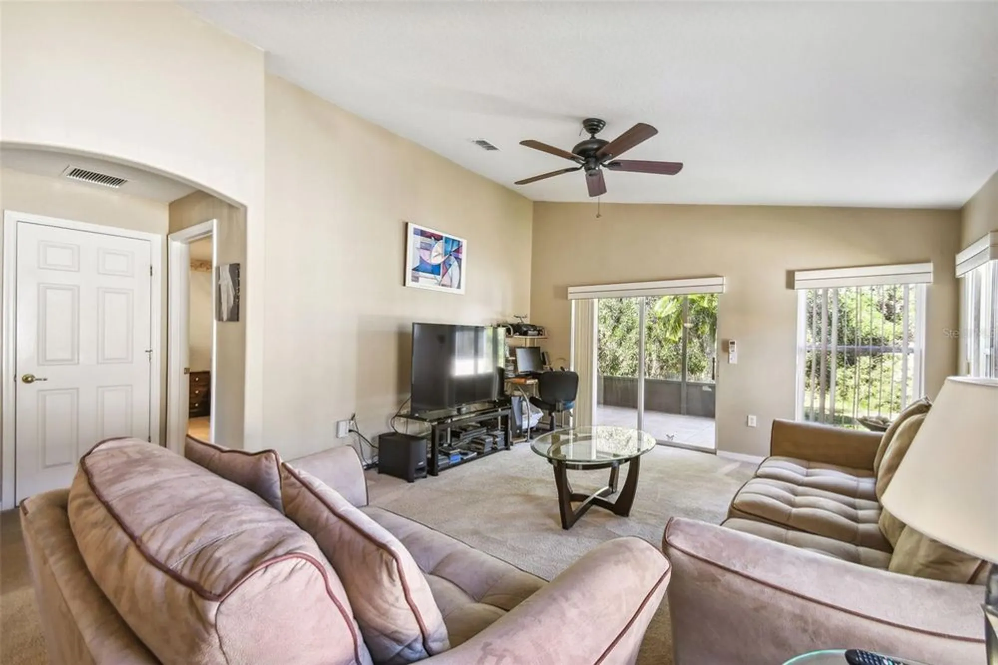 Property Slideshow image 14 of 47 | 200 grand canal dr, Kissimmee, FL, 34759