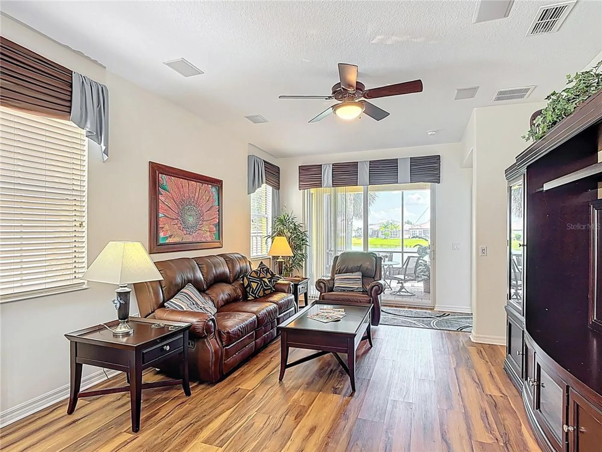 Property Slideshow image 21 of 46 | 2502 palm tree dr, Poinciana, FL, 34759