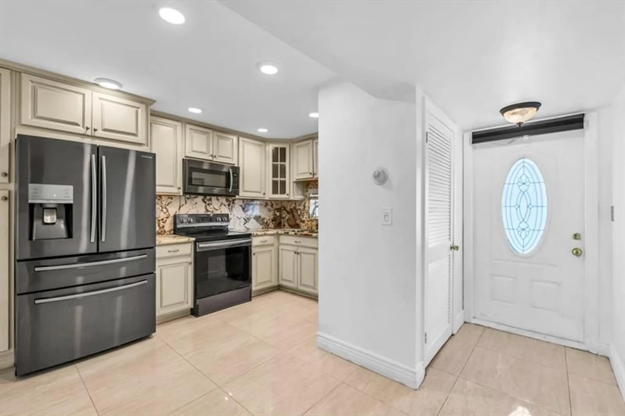 Property Slideshow image 9 of 50 | 8941 s hollybrook blvd apt 104, Pembroke Pines, FL, 33025