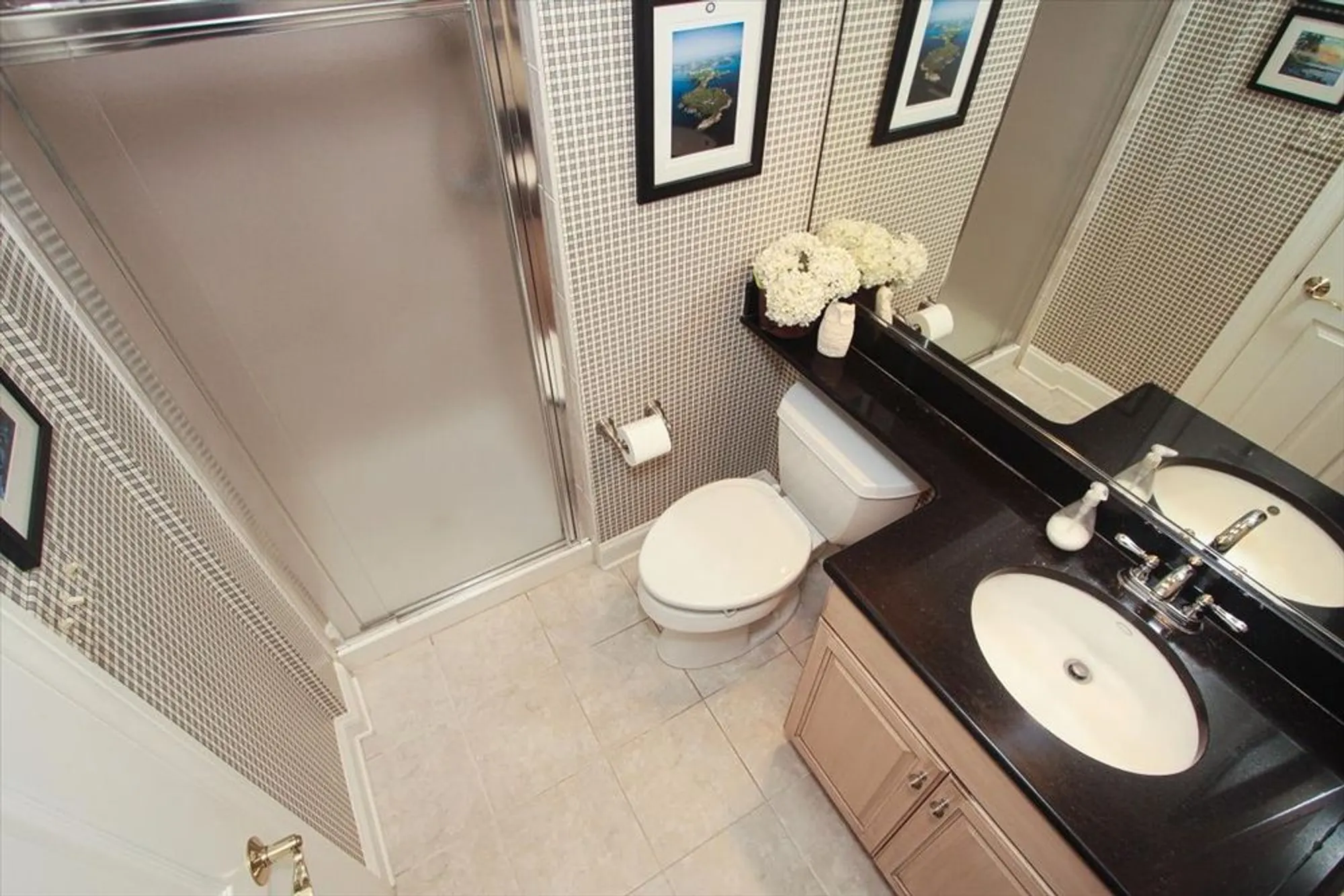 Property Slideshow image 34 of 54 | 660 old barn rd # f-24, Lake Barrington, IL, 60010