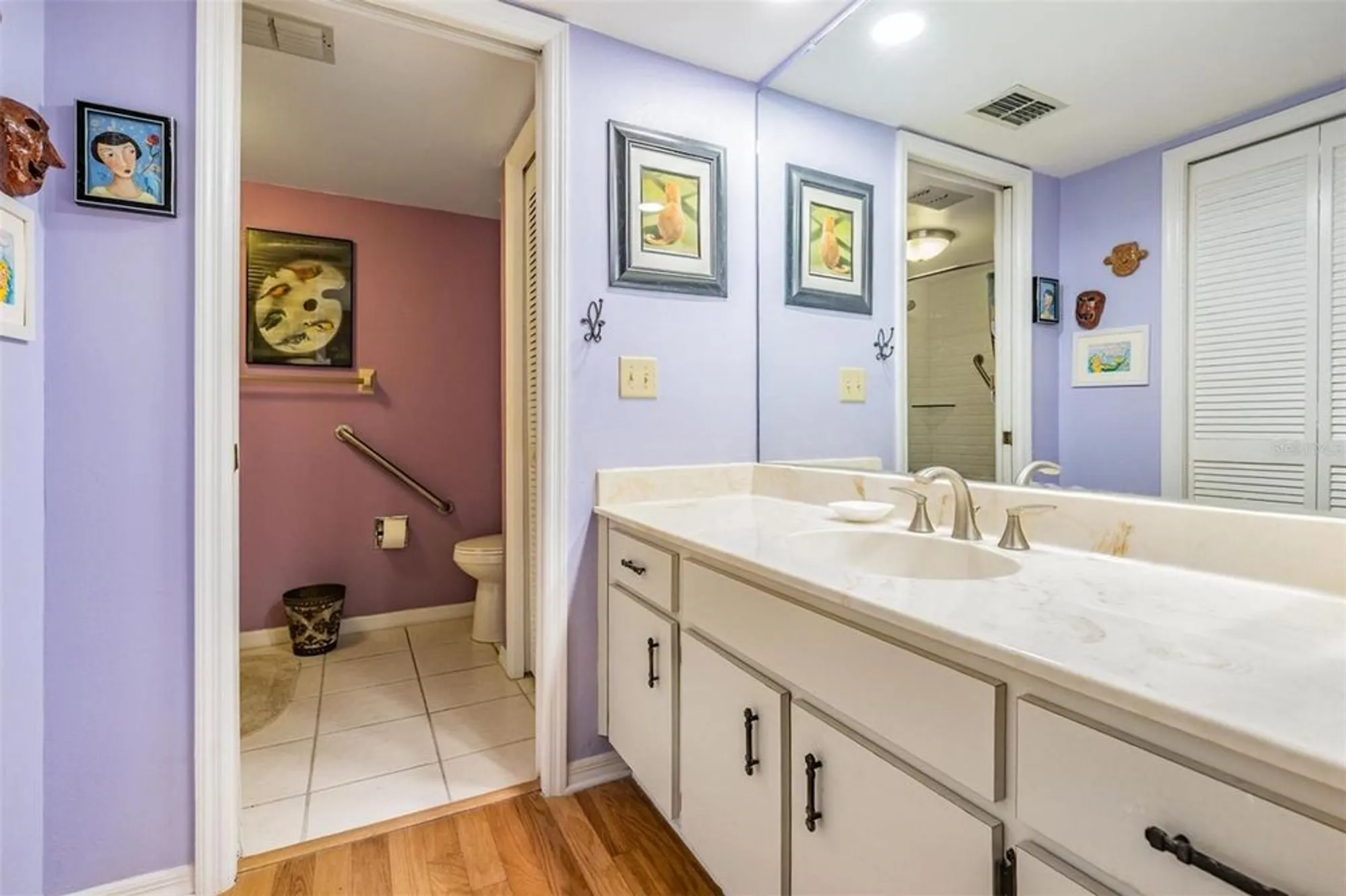 Property Slideshow image 21 of 35 | 2020 lakeview dr 102, Clearwater, FL, 33763