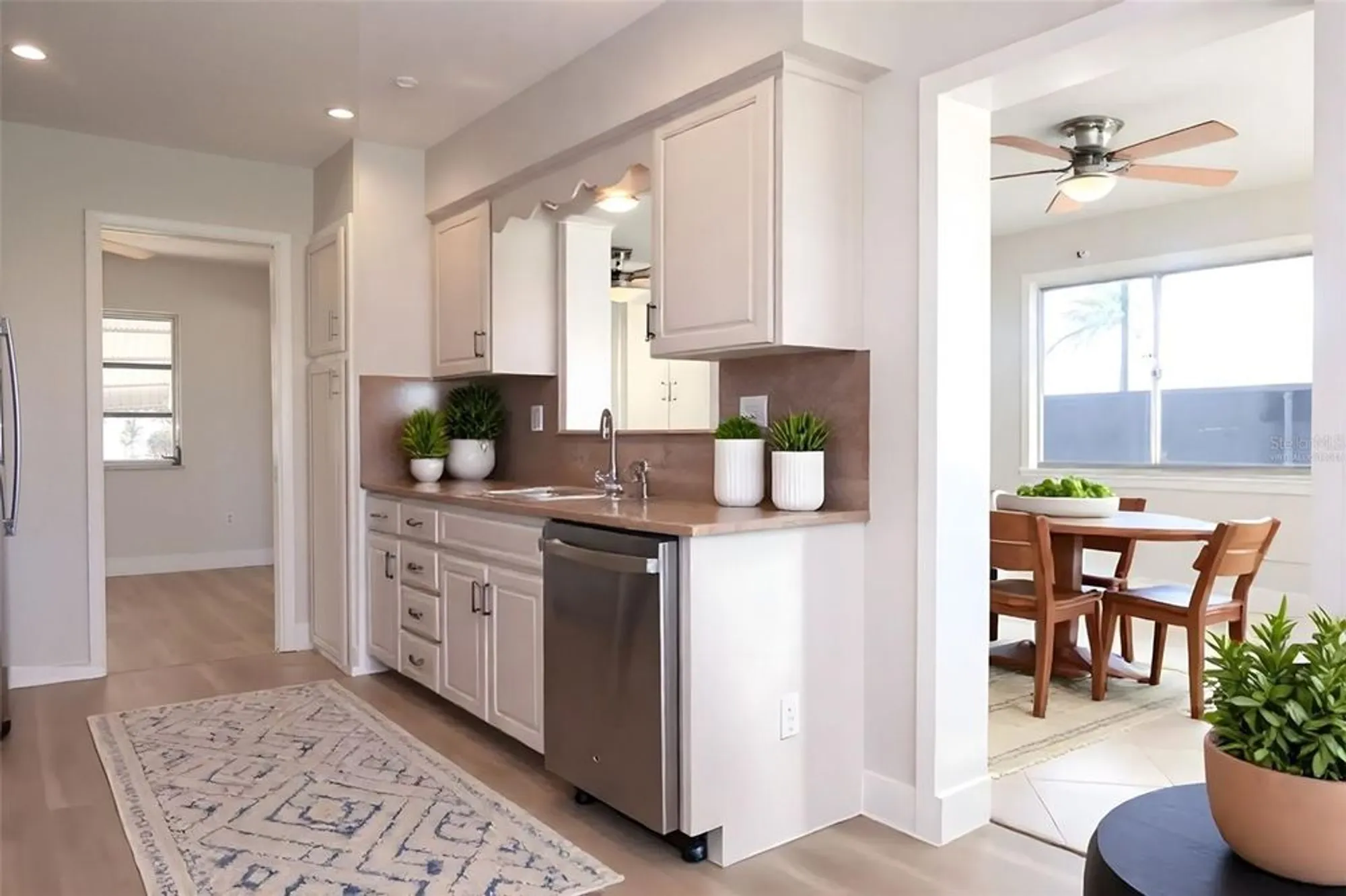 Property Slideshow image 6 of 30 | 806 oakmont ave, Sun City Center, FL, 33573