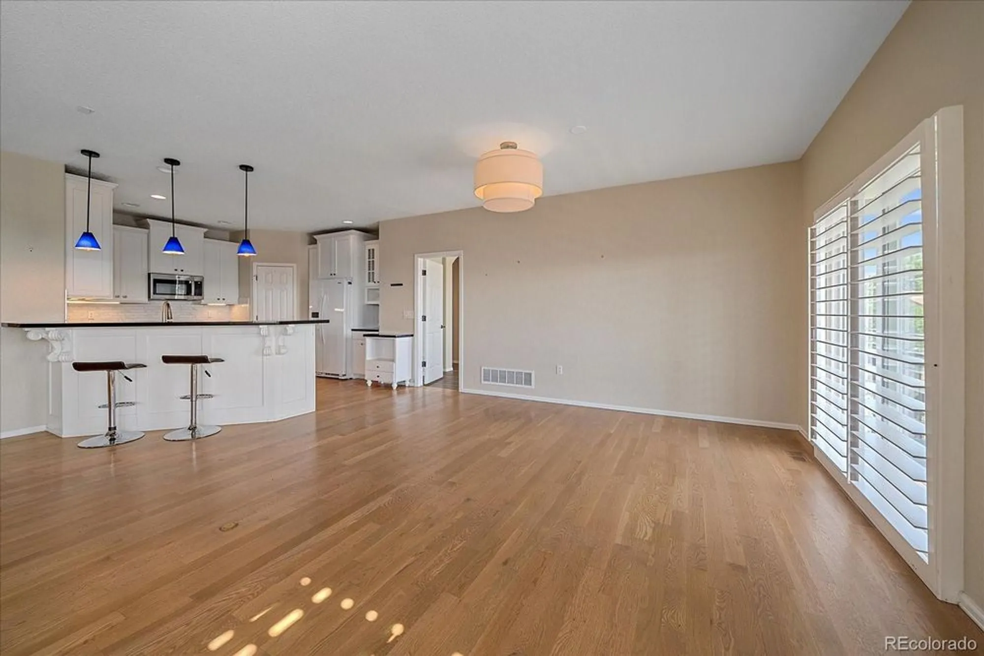 Property Slideshow image 11 of 43 | 22852 e david pl, Aurora, CO, 80016