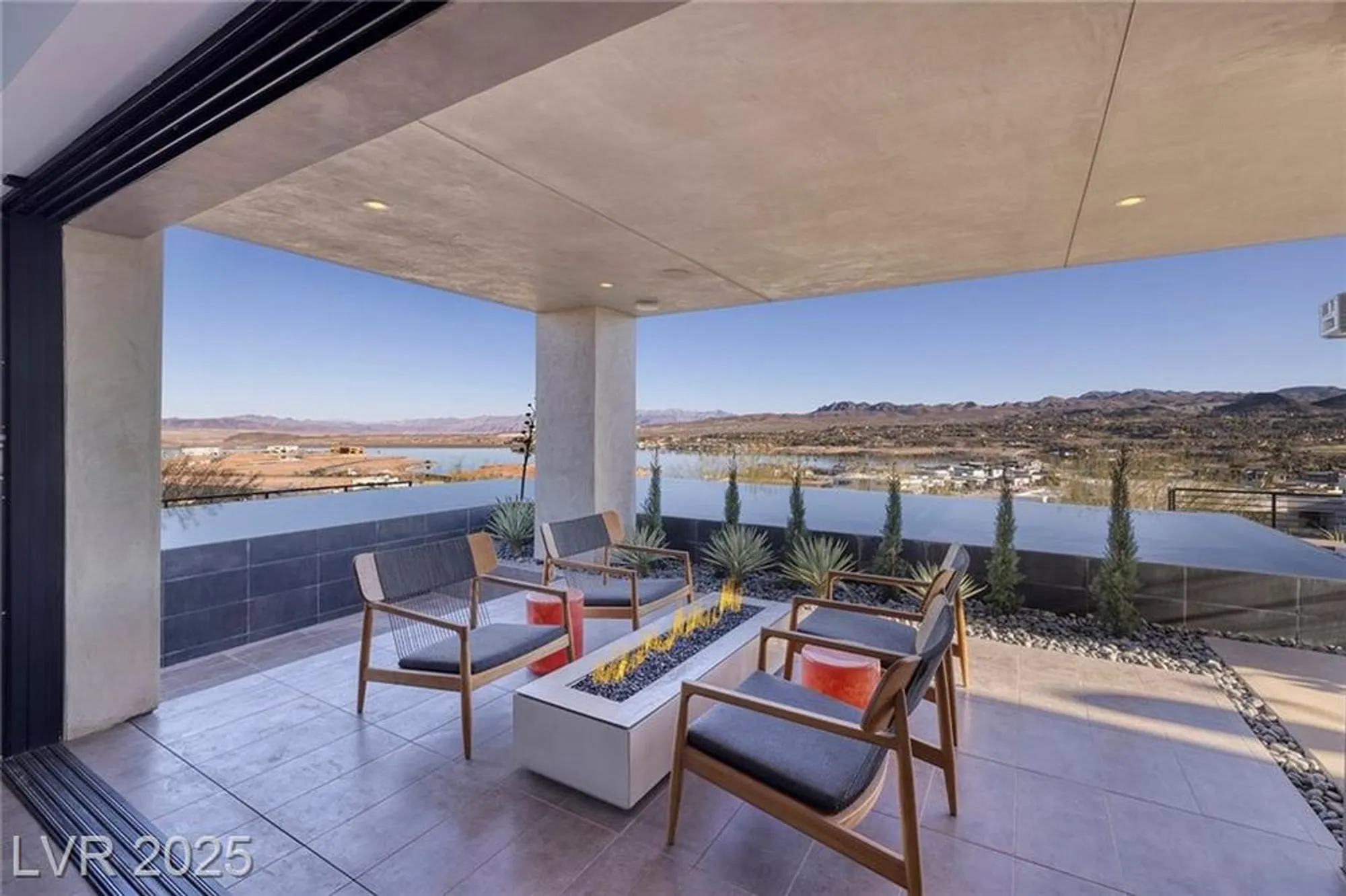 Property Slideshow image 20 of 70 | 32 highland cove ln, Henderson, NV, 89011