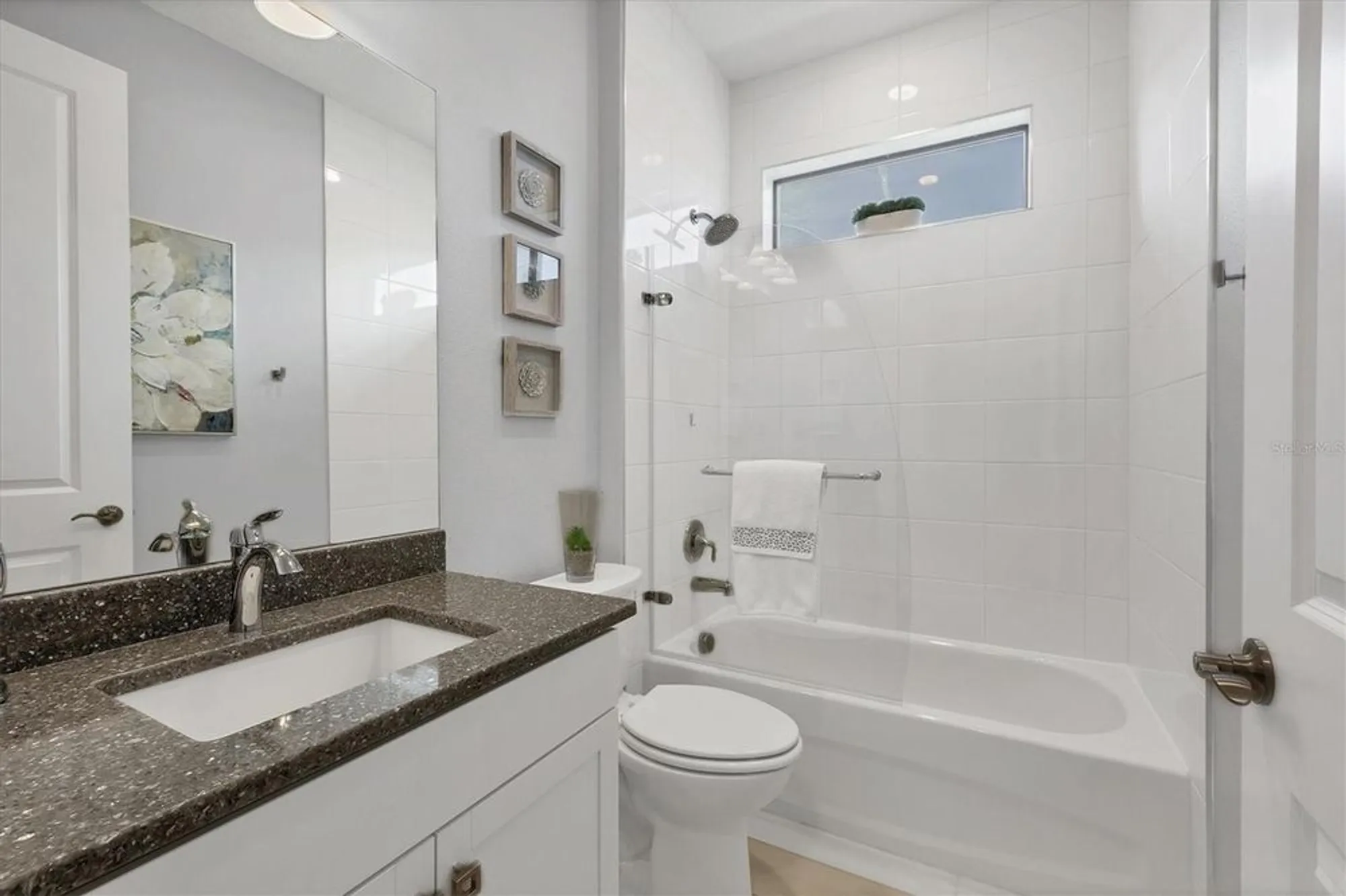 Property Slideshow image 26 of 60 | 4947 surfside cir, Bradenton, FL, 34211