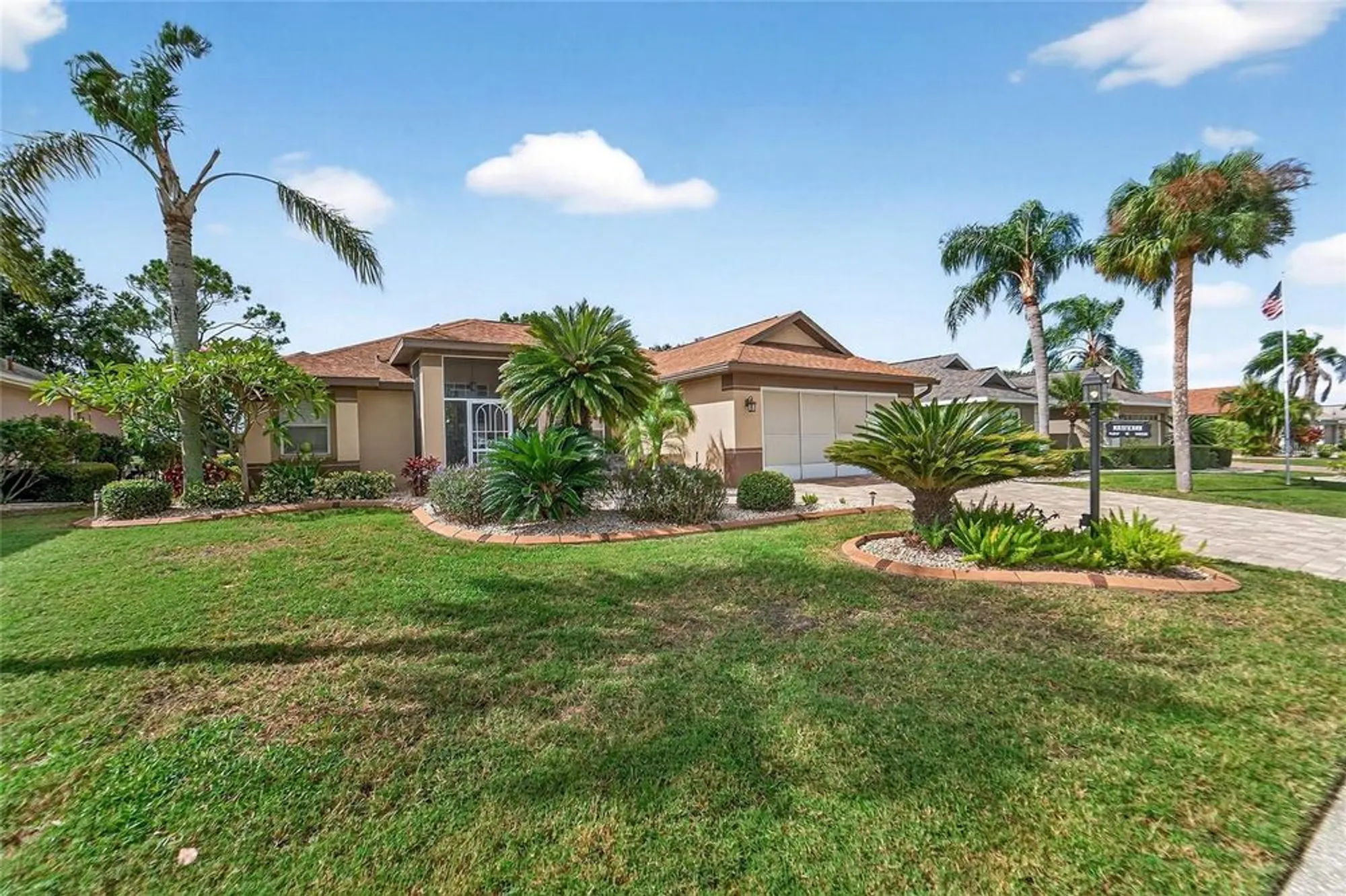 Property Slideshow image 57 of 73 | 326 caloosa palms ct, Sun City Center, FL, 33573