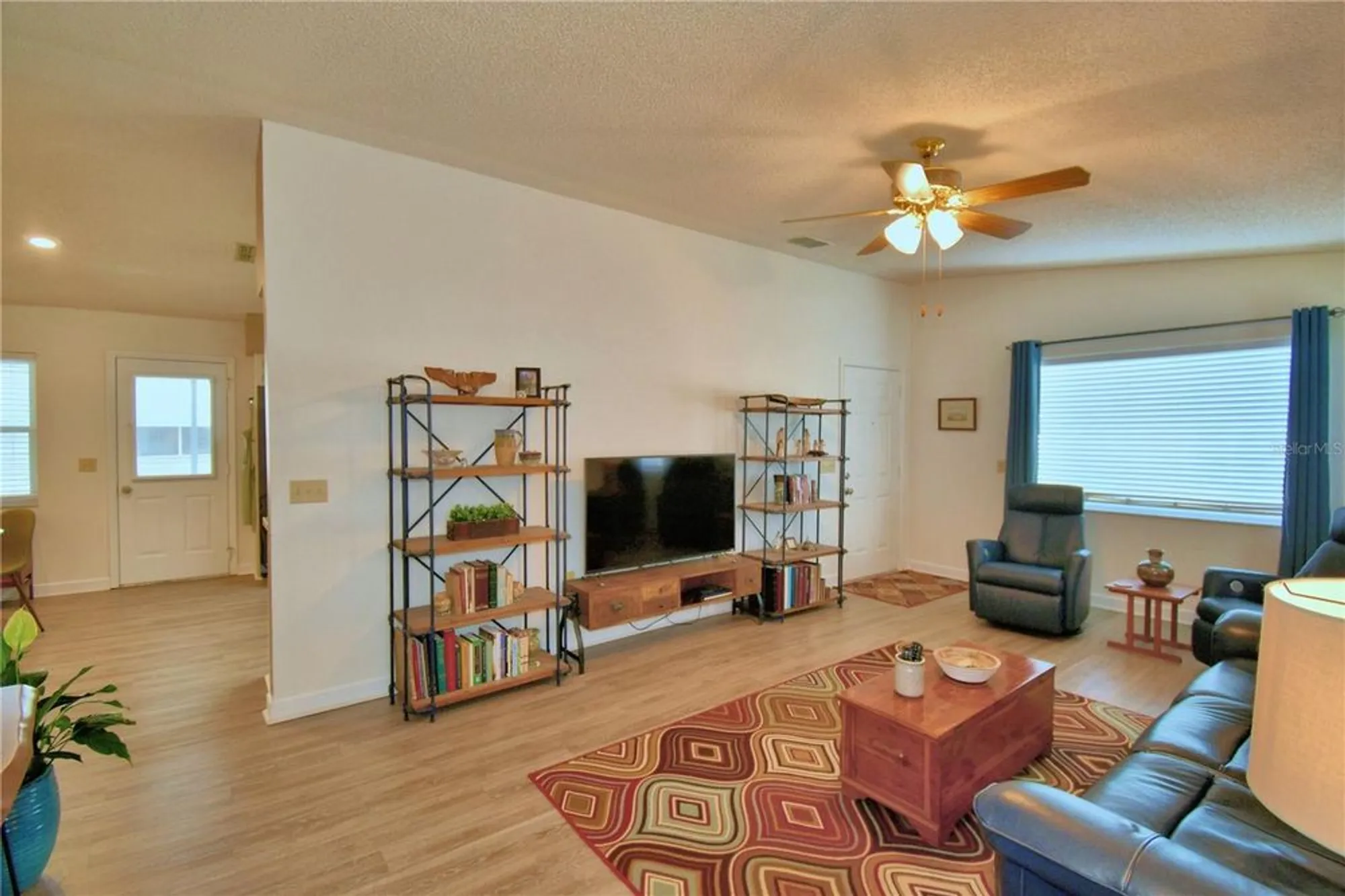 Property Slideshow image 14 of 60 | 4823 colonnades cir, Lakeland, FL, 33811