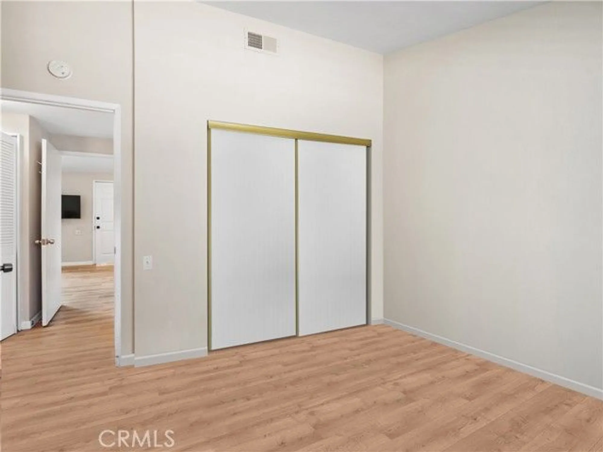 Property Slideshow image 12 of 31 | 19126 avenue of the oaks c, Newhall, CA, 91321