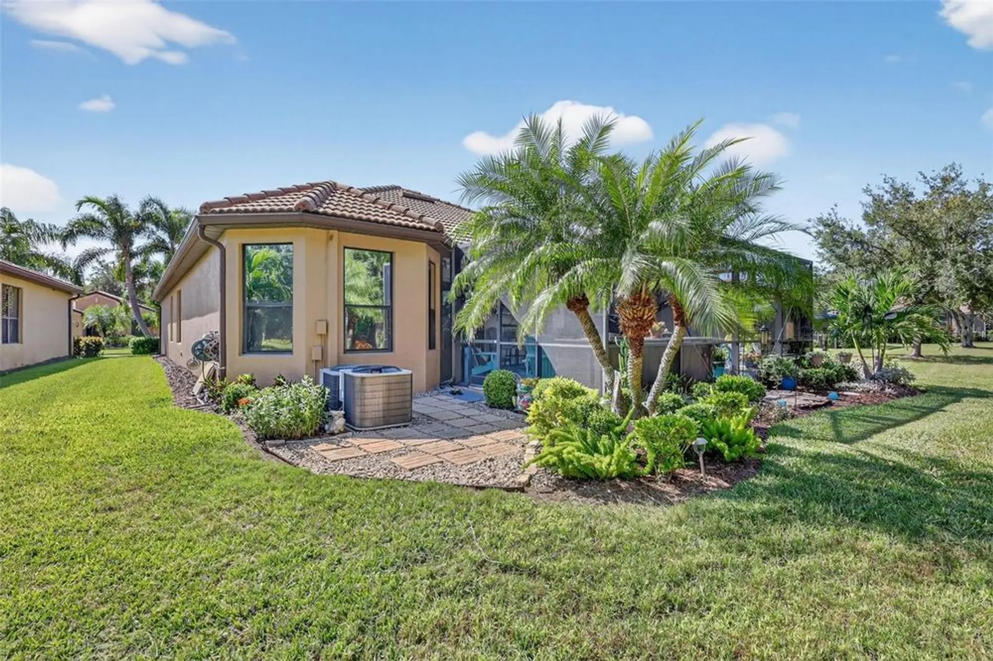 Property Slideshow image 51 of 54 | 145 silver falls dr, Apollo Beach, FL, 33572