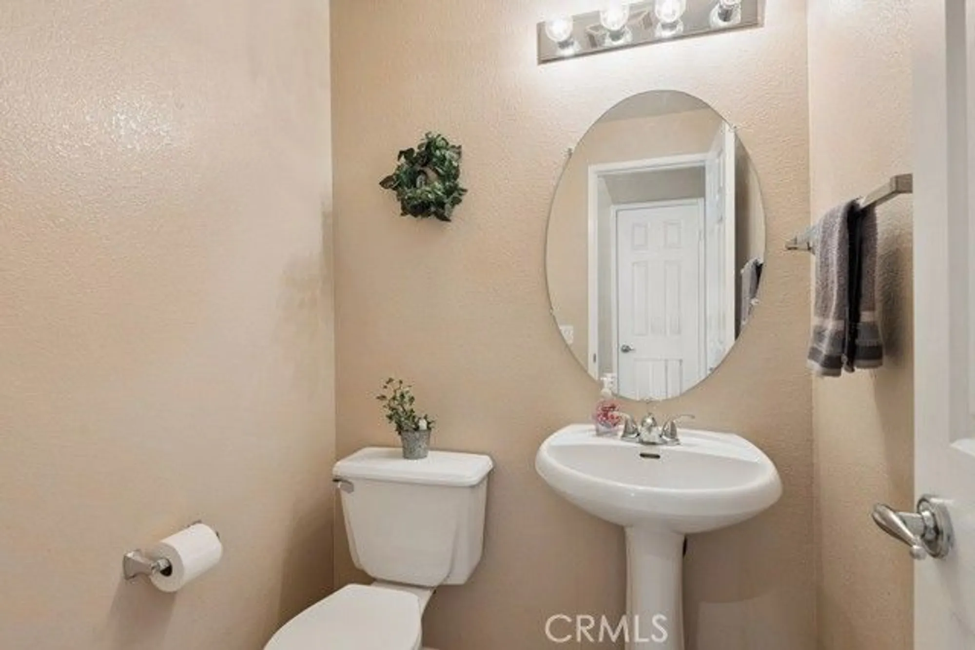 Property Slideshow image 14 of 23 | 27800 blaze ln, Menifee, CA, 92585