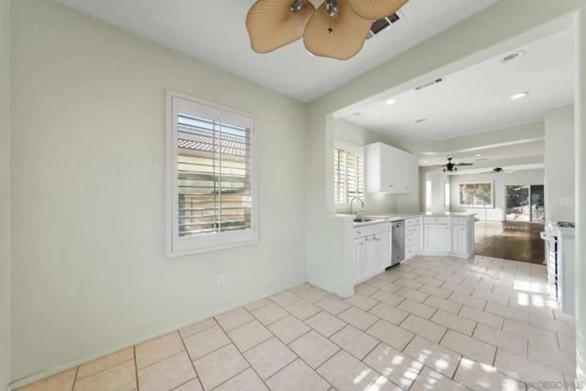 Property Slideshow image 21 of 37 | 27992 whisperwood dr, Menifee, CA, 92584