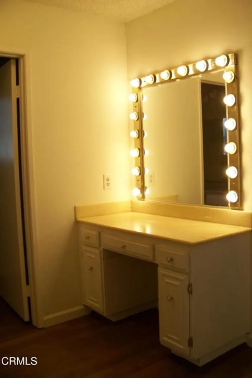 Property Slideshow image 29 of 32 | 40036 village 40, Camarillo, CA, 93012