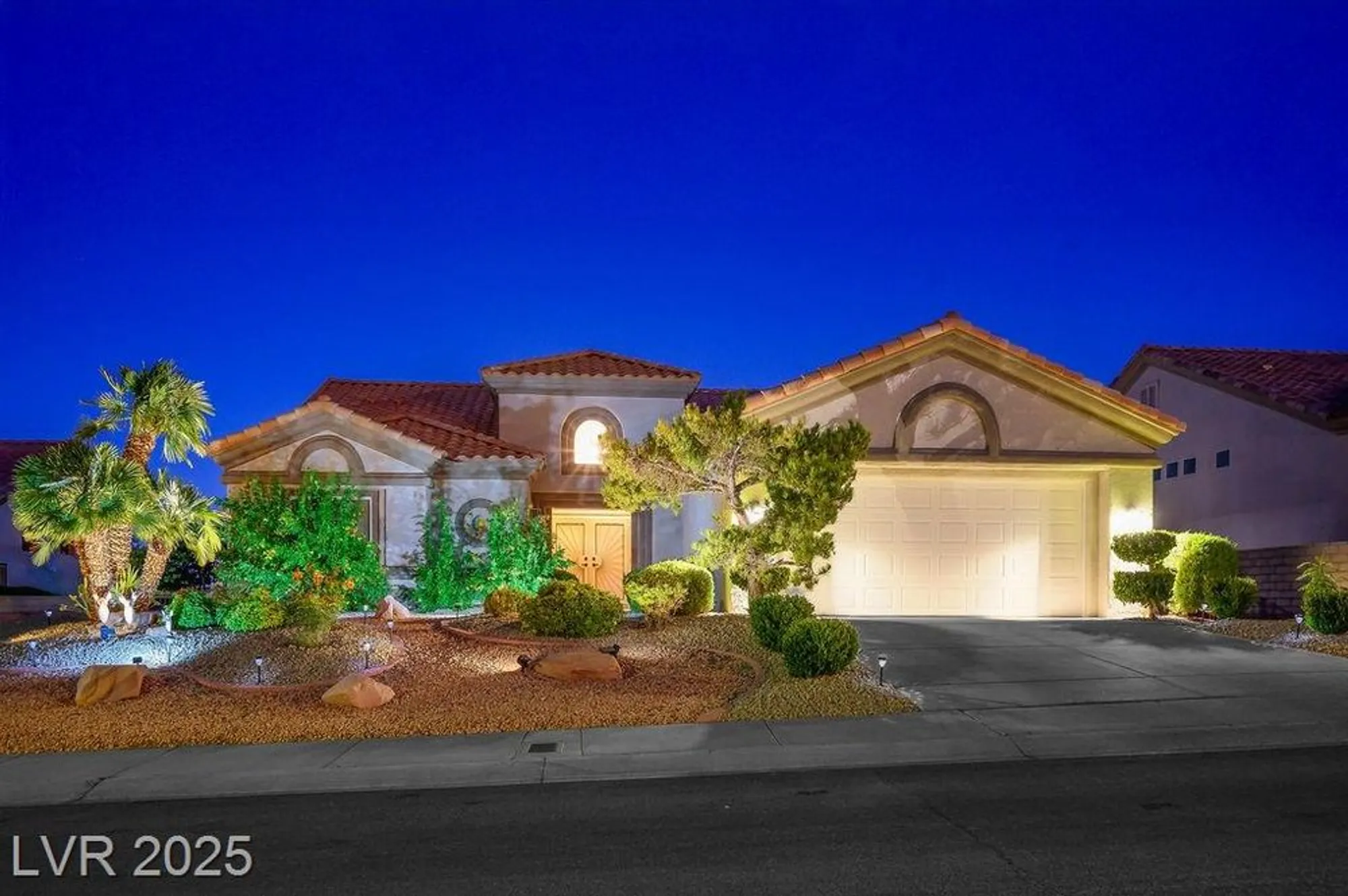 Property Slideshow image 2 of 80 | 2620 hanging rock dr, Las Vegas, NV, 89134