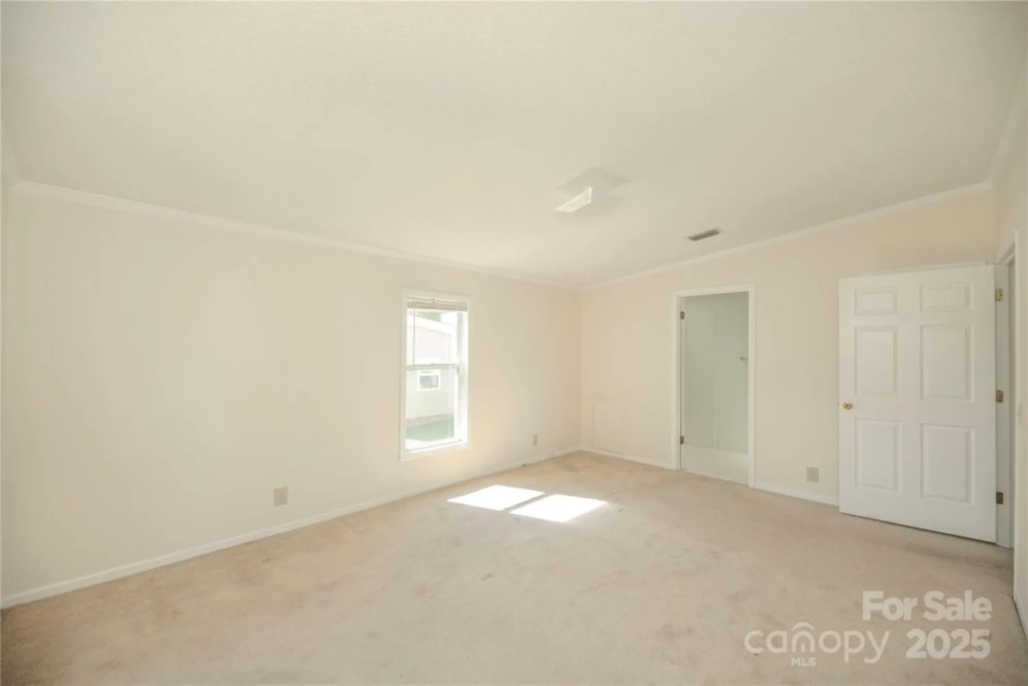 Property Slideshow image 8 of 22 | 14 beechnut dr, Hendersonville, NC, 28739