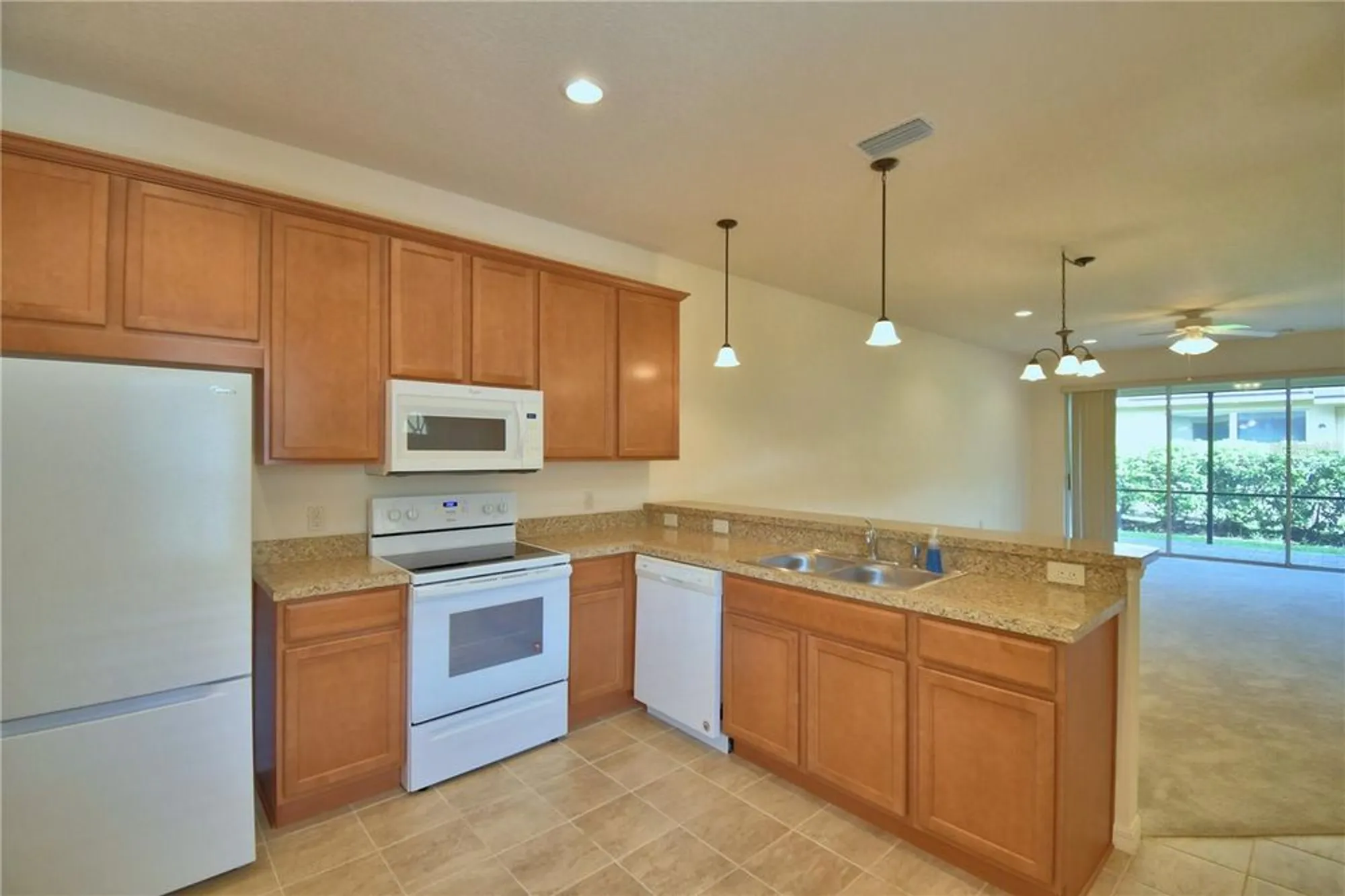 Property Slideshow image 4 of 68 | 1613 linz ct, Winter Haven, FL, 33884