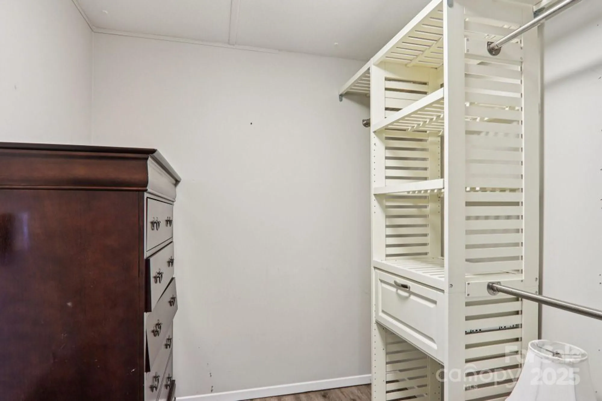 Property Slideshow image 25 of 48 | 302 meadowbrook ct, Hendersonville, NC, 28792