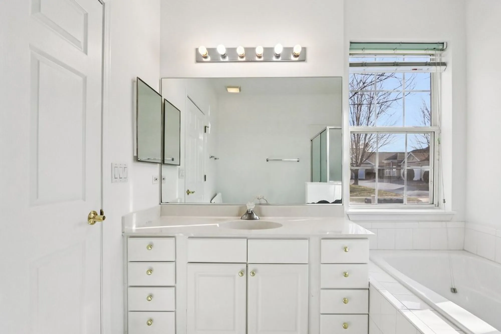 Property Slideshow image 16 of 38 | 13322 s bayberry ln, Plainfield, IL, 60544