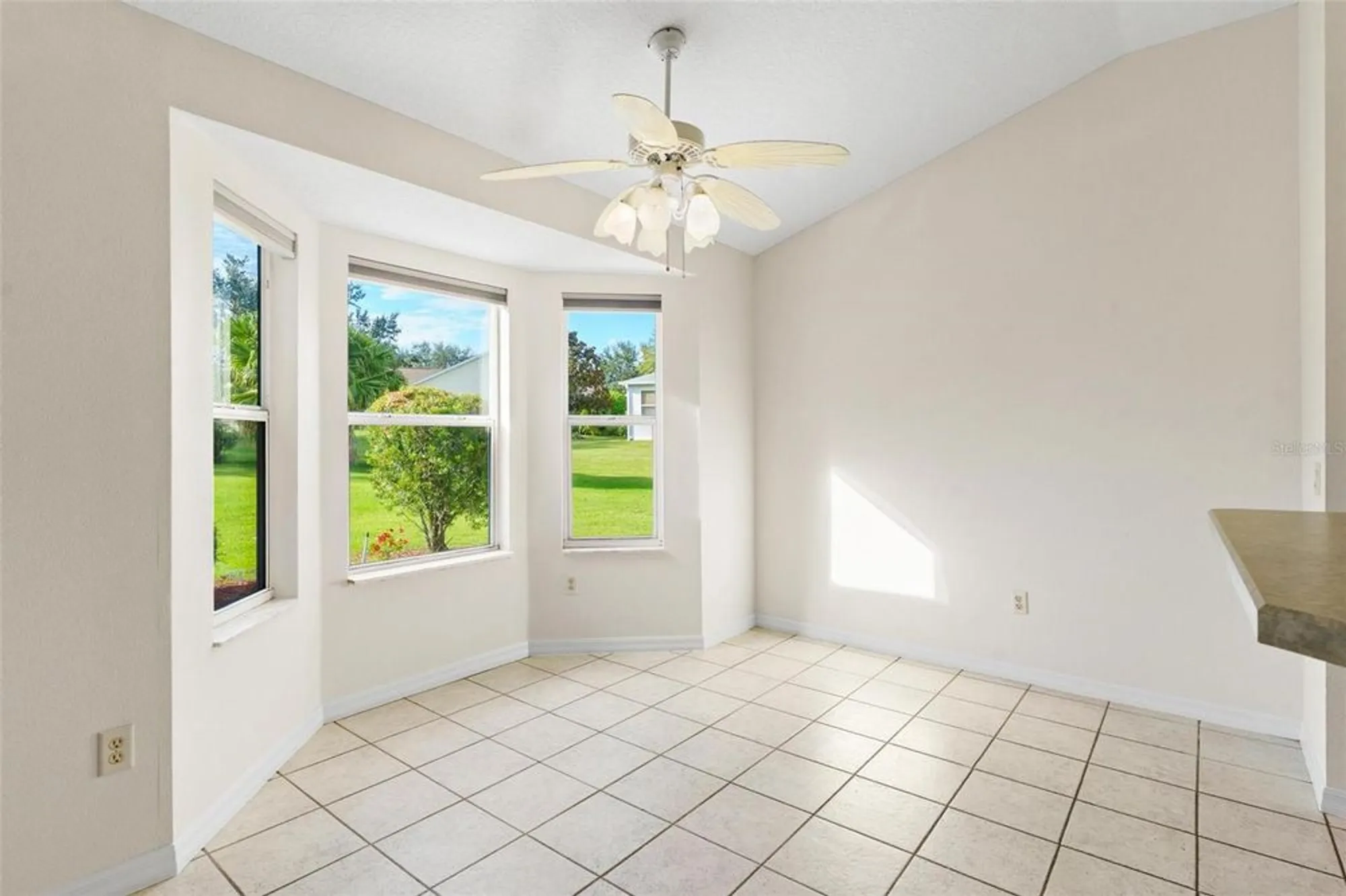 Property Slideshow image 7 of 44 | 471 gaskin ln, The Villages, FL, 32162