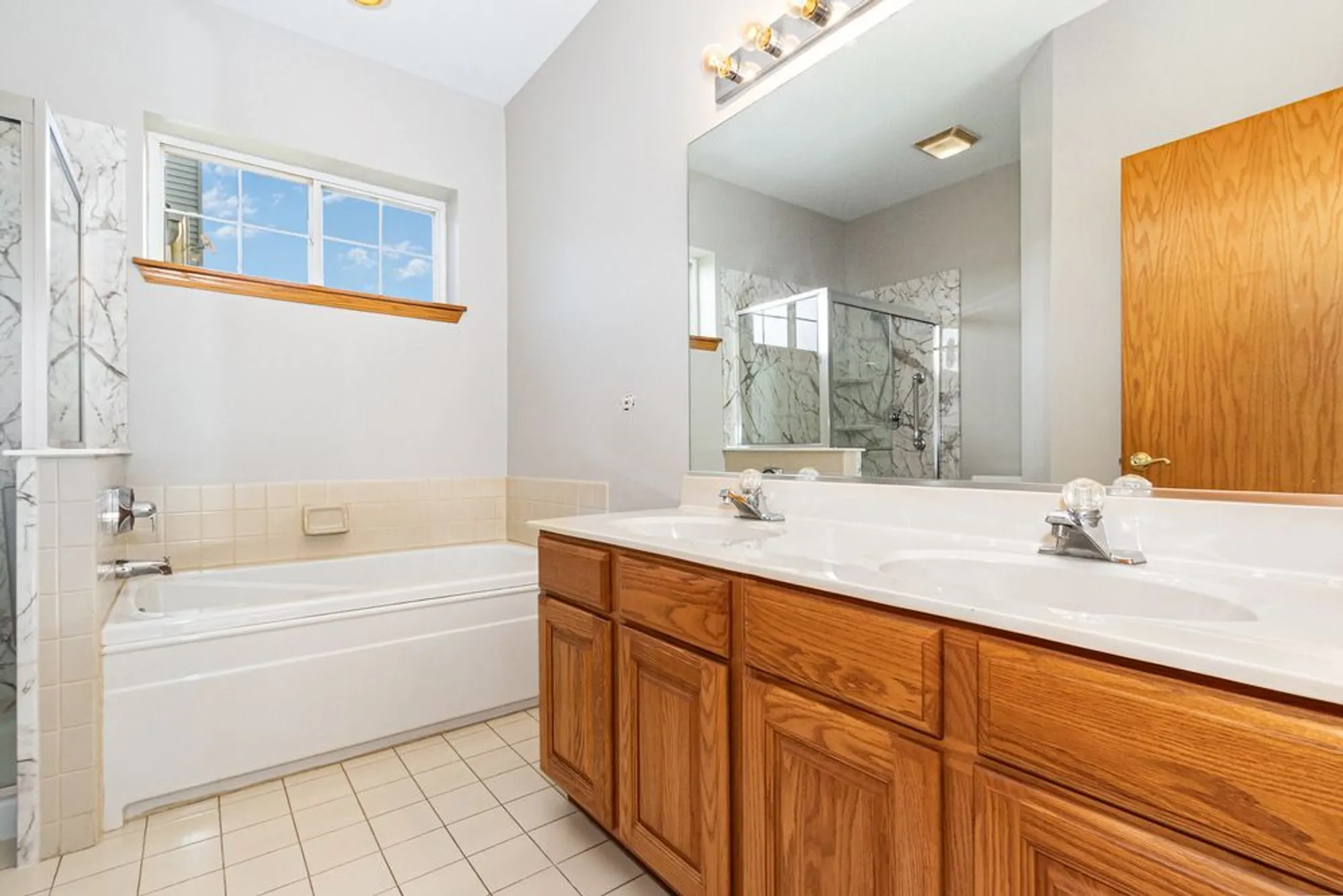 Property Slideshow image 12 of 17 | 21019 w torrey pines ct, Plainfield, IL, 60544