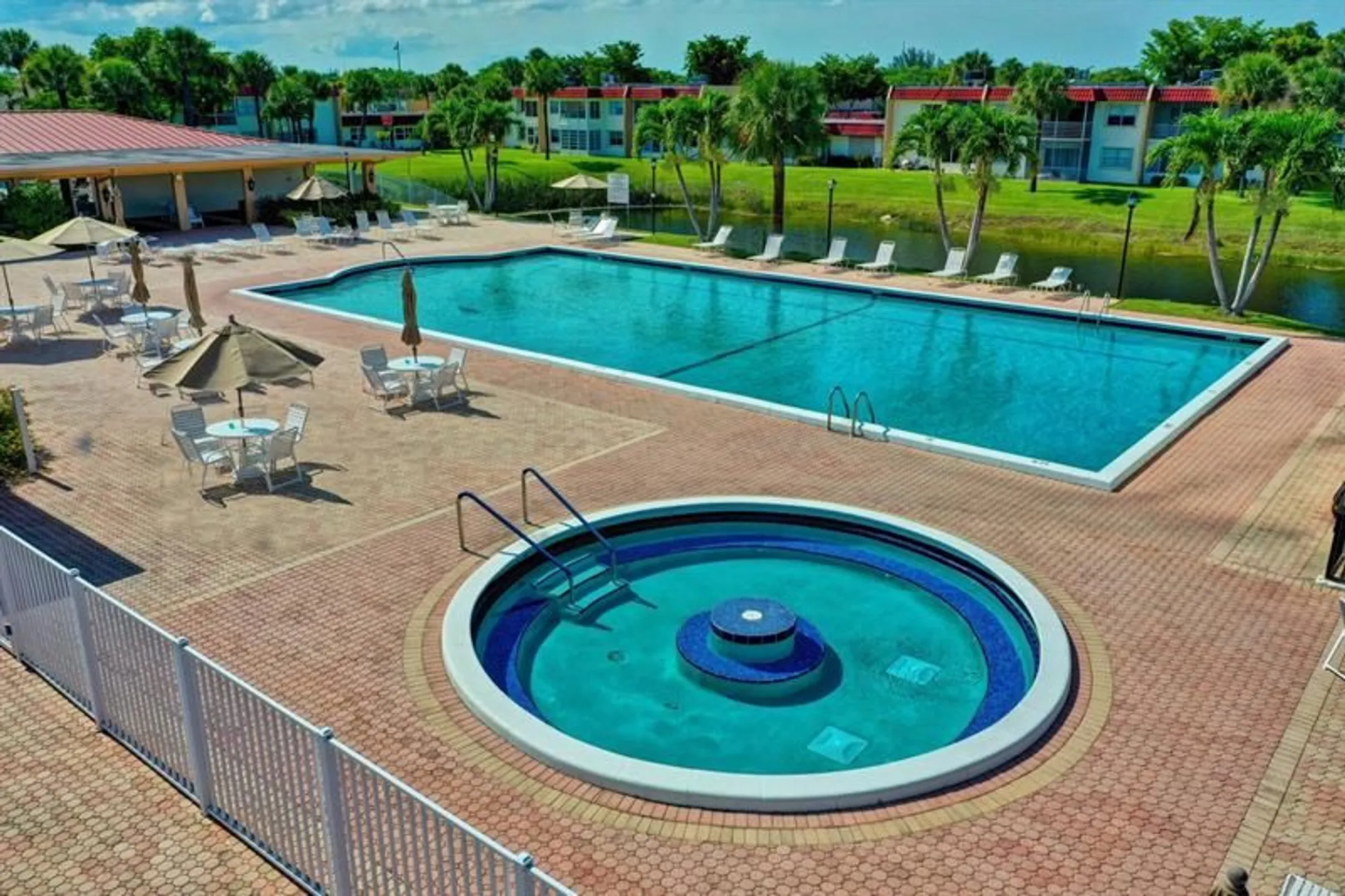 Property Slideshow image 38 of 67 | 100 lake meryl dr 201, West Palm Beach, FL, 33411