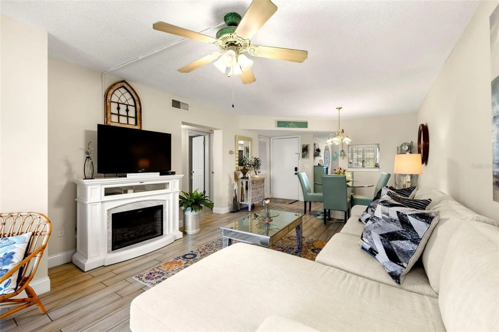 Property Slideshow image 6 of 56 | 1370 heather ridge blvd apt 105, Dunedin, FL, 34698