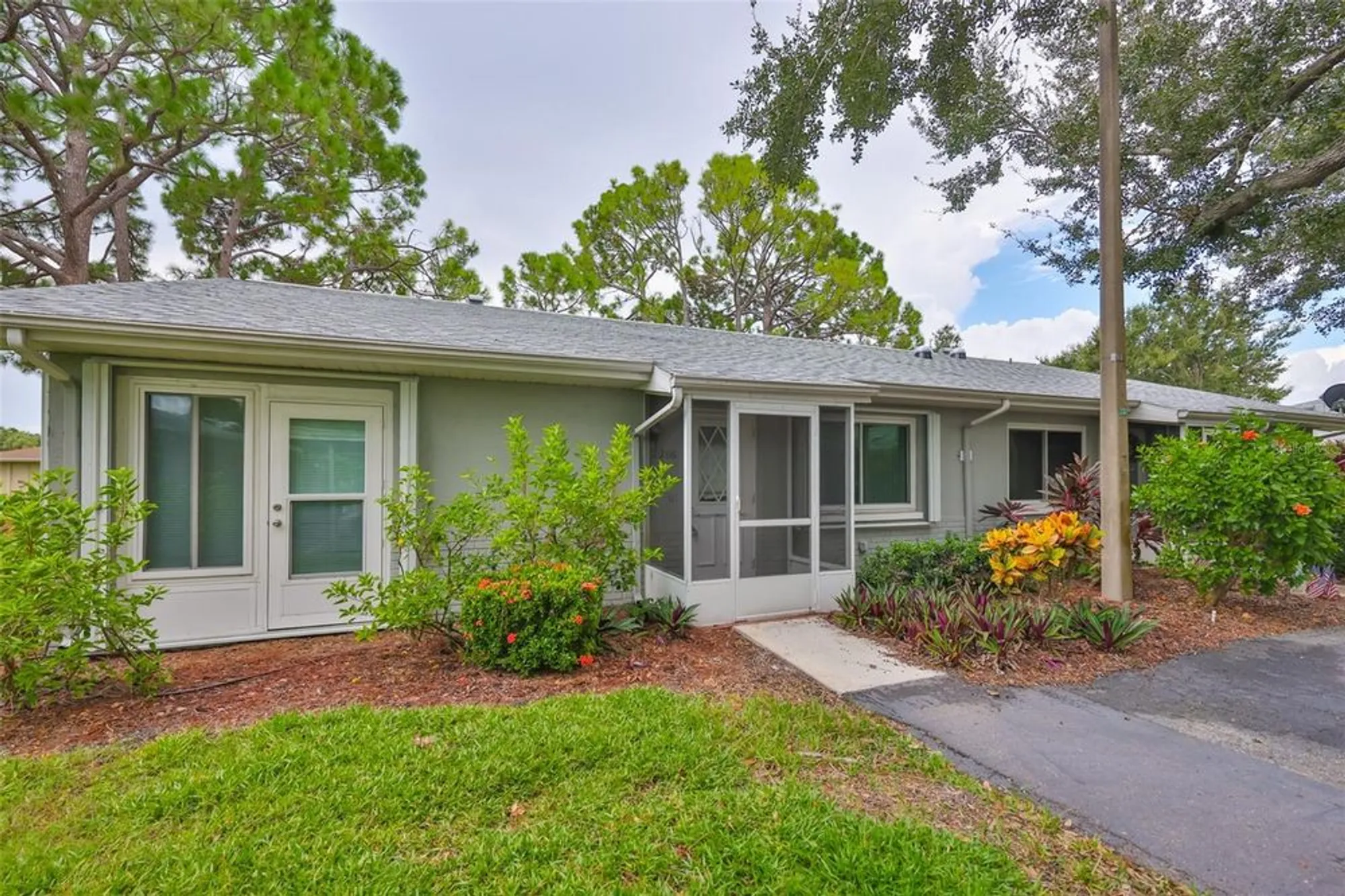 Property Slideshow image 3 of 36 | 2206 horsham pl, Sun City Center, FL, 33573