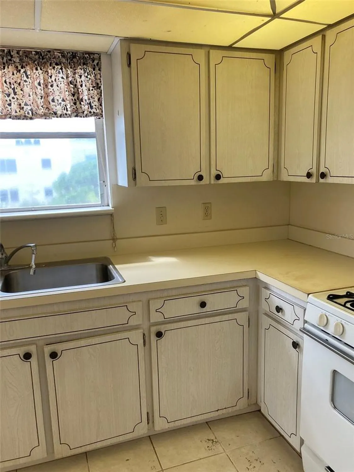 Property Slideshow image 10 of 46 | 5521 80th st n unit 516, St Petersburg, FL, 33709