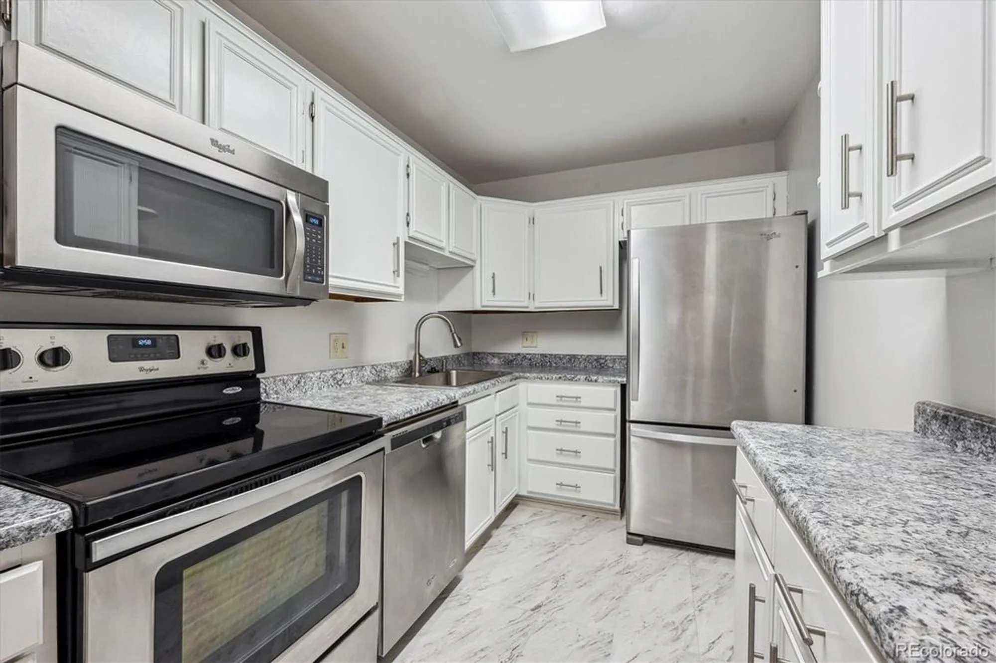 Property Slideshow image 7 of 26 | 3184 s heather gardens way apt 403, Aurora, CO, 80014