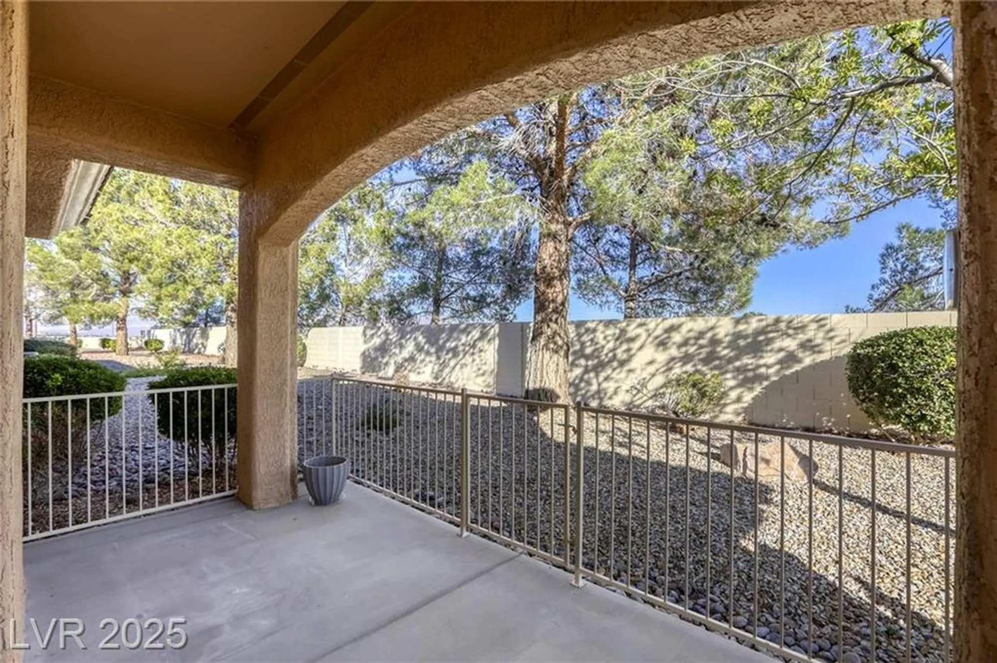 Property Slideshow image 31 of 46 | 9800 villa ridge dr, Las Vegas, NV, 89134