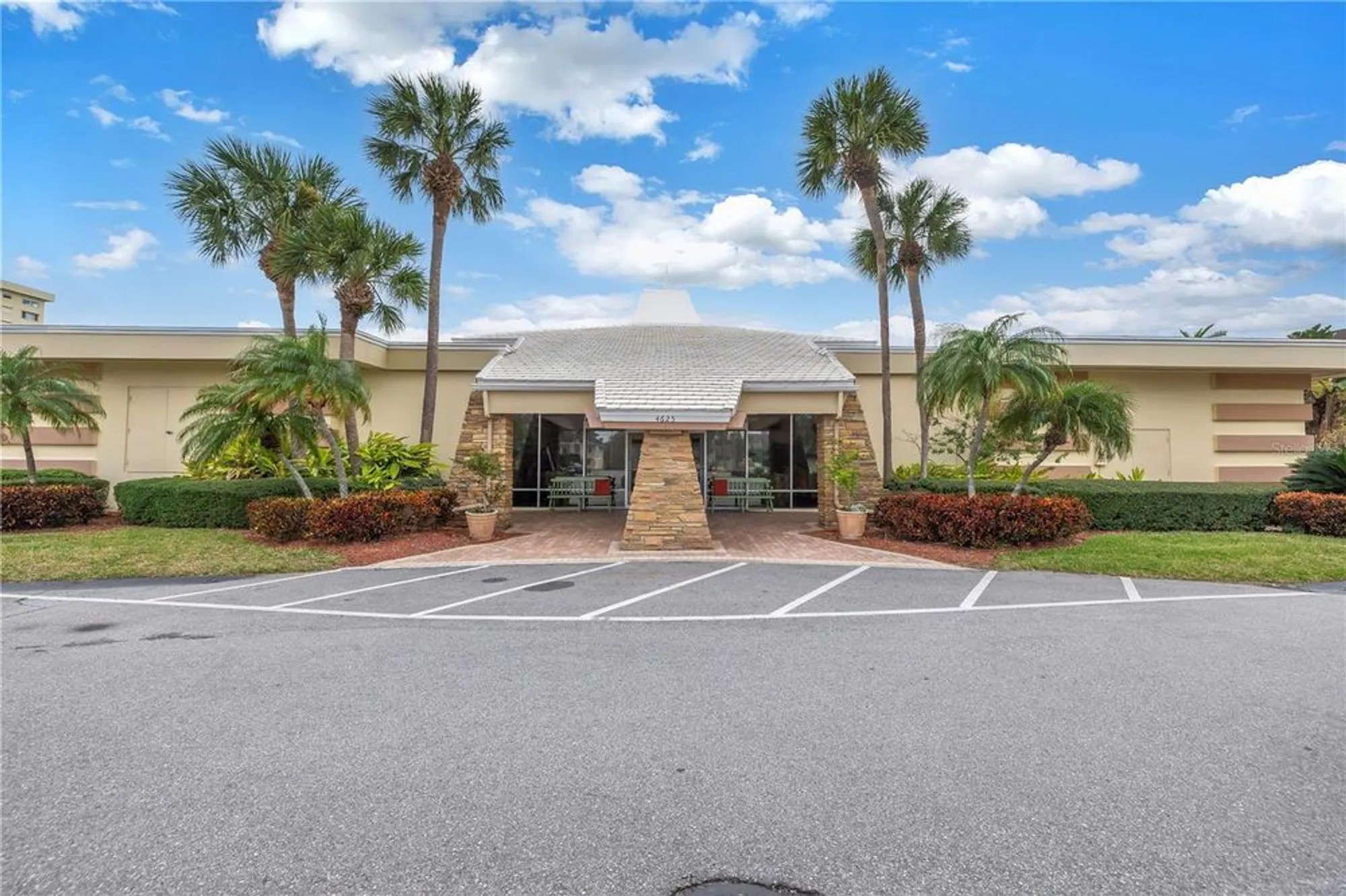 Property Slideshow image 57 of 73 | 4525 cove cir apt 102, Saint Petersburg, FL, 33708