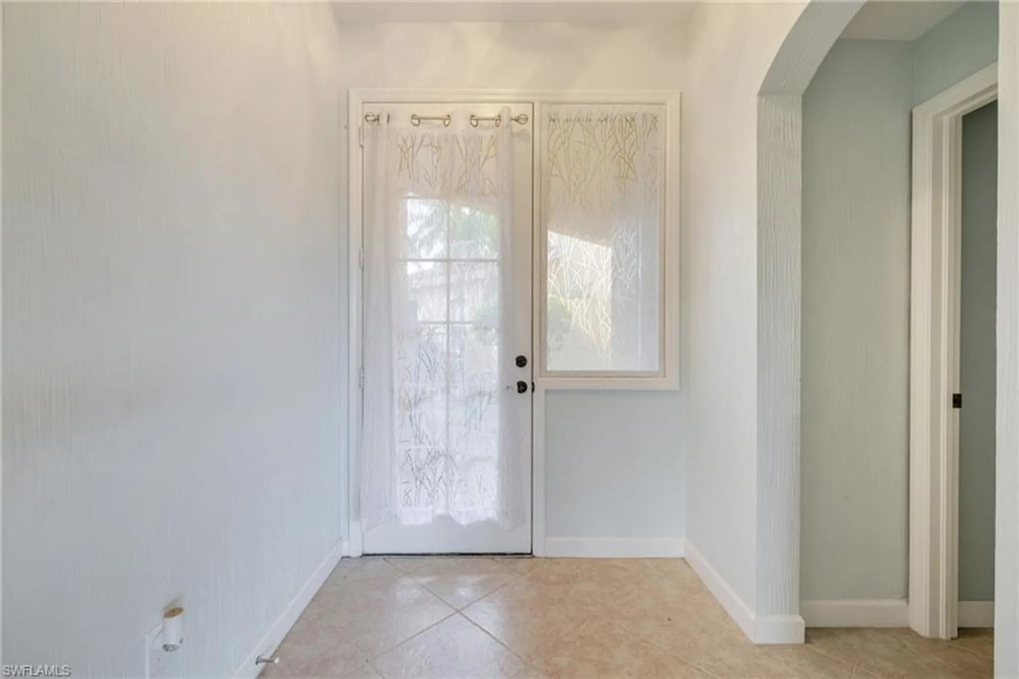 Property Slideshow image 22 of 37 | 20211 burnside pl 203, Estero, FL, 33928