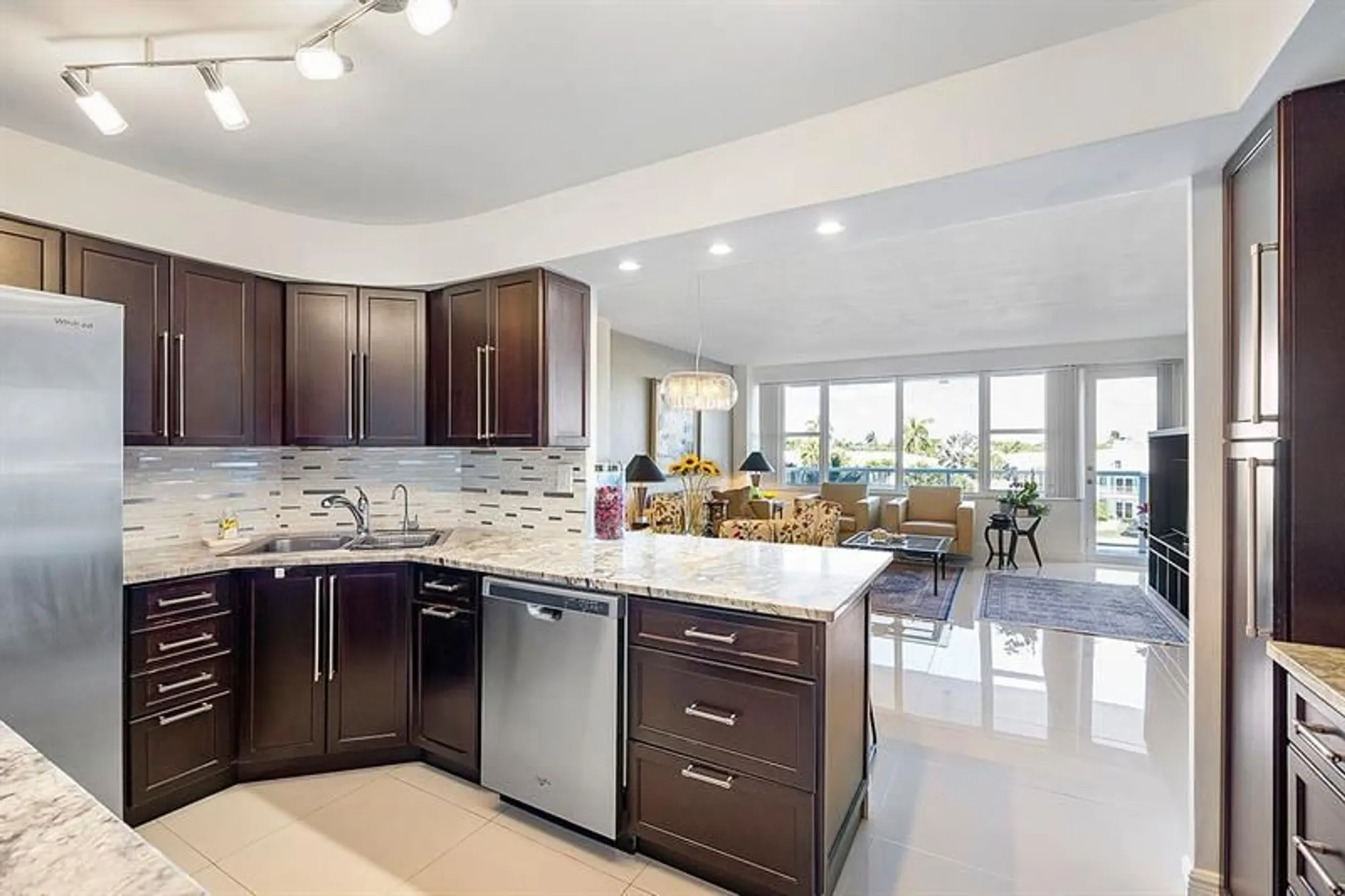 Property Slideshow image 9 of 53 | 3300 ne 36th st 303, Fort Lauderdale, FL, 33308